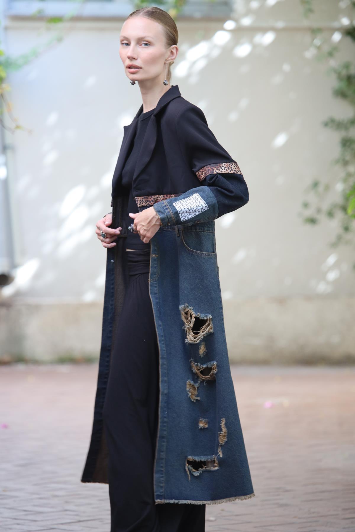 Siyah Yırtık Kot Parçalı Leopar Detaylı Yırtmaçlı Trençkot