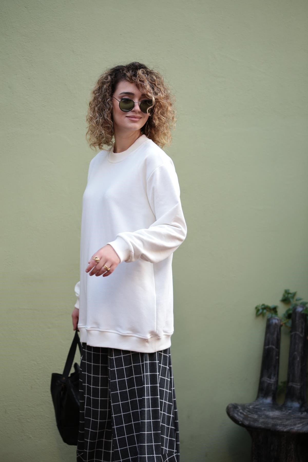  Ekru Boyfriend Sweat