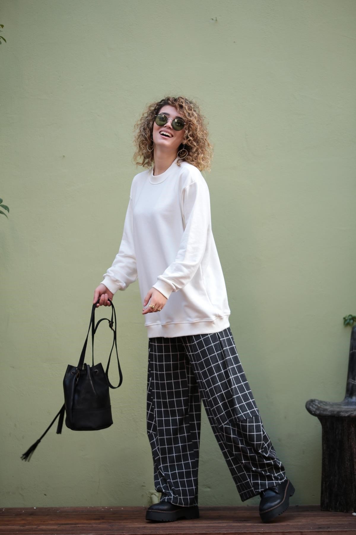  Ekru Boyfriend Sweat