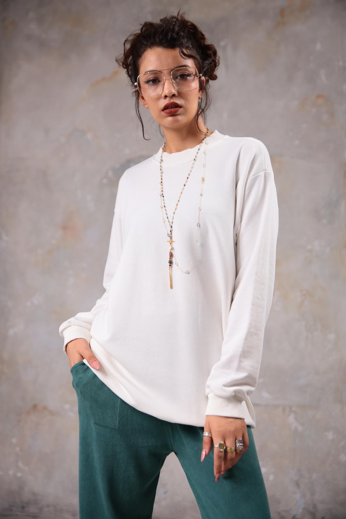 Ecru Boyfriend Sweatshirt - Saman Butik | Shop Online Ecru Boyfriend Sweatshirt