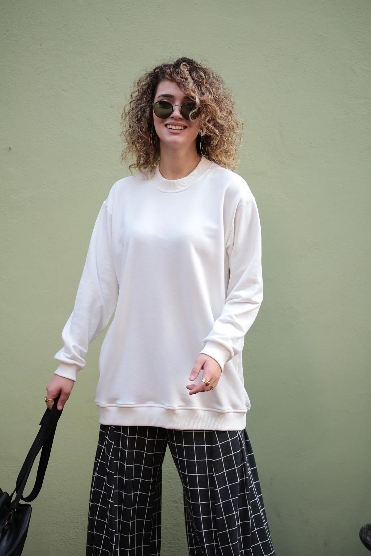  Ekru Boyfriend Sweat