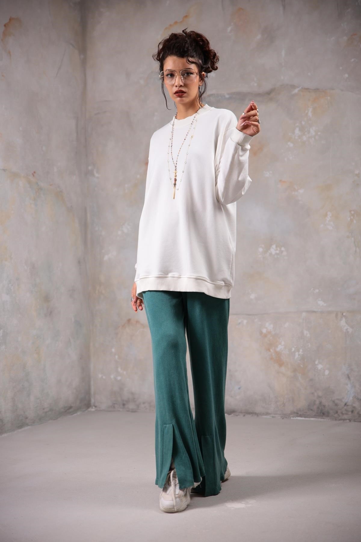 Ecru Boyfriend Sweatshirt - Saman Butik | Shop Online Ecru Boyfriend Sweatshirt