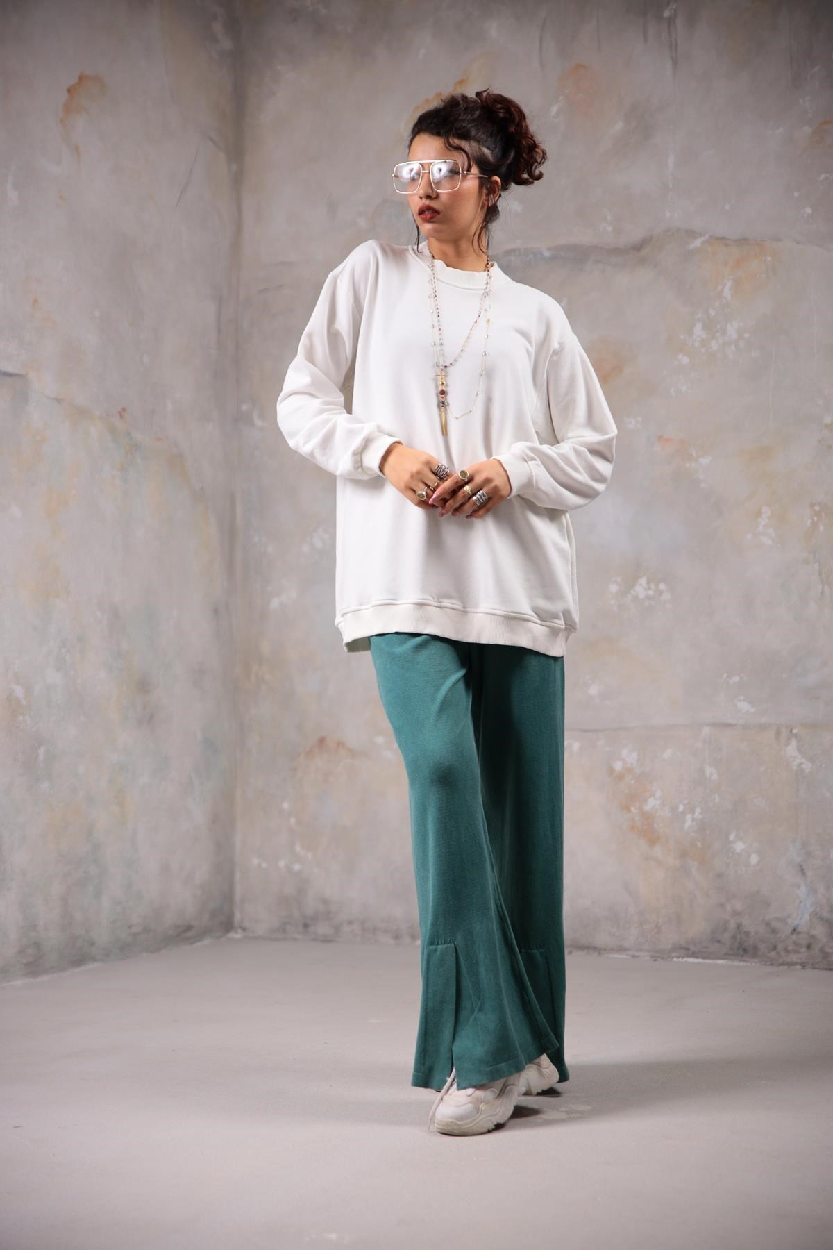 Ecru Boyfriend Sweatshirt - Saman Butik | Shop Online Ecru Boyfriend Sweatshirt