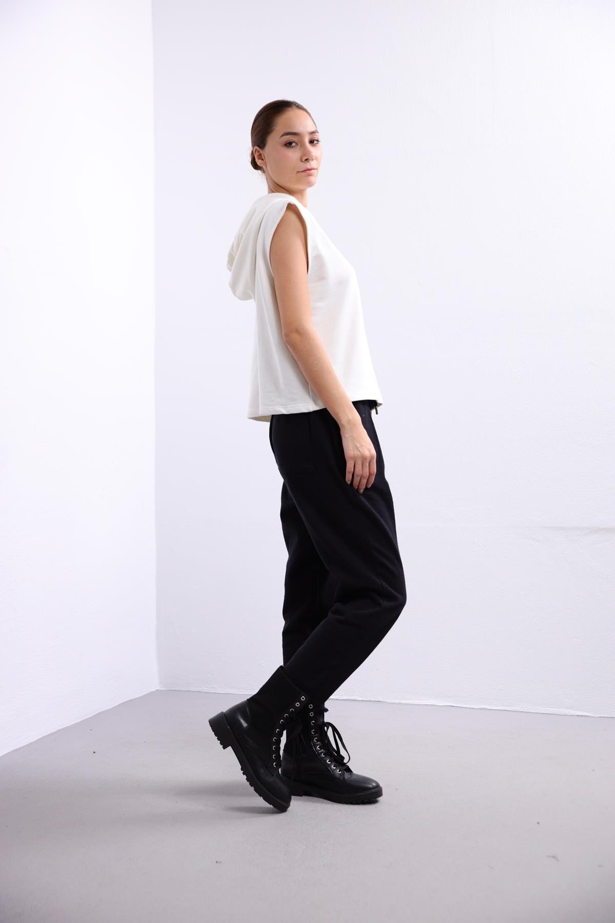  Ekru Kapüşonlu Kolsuz Sweatshirt