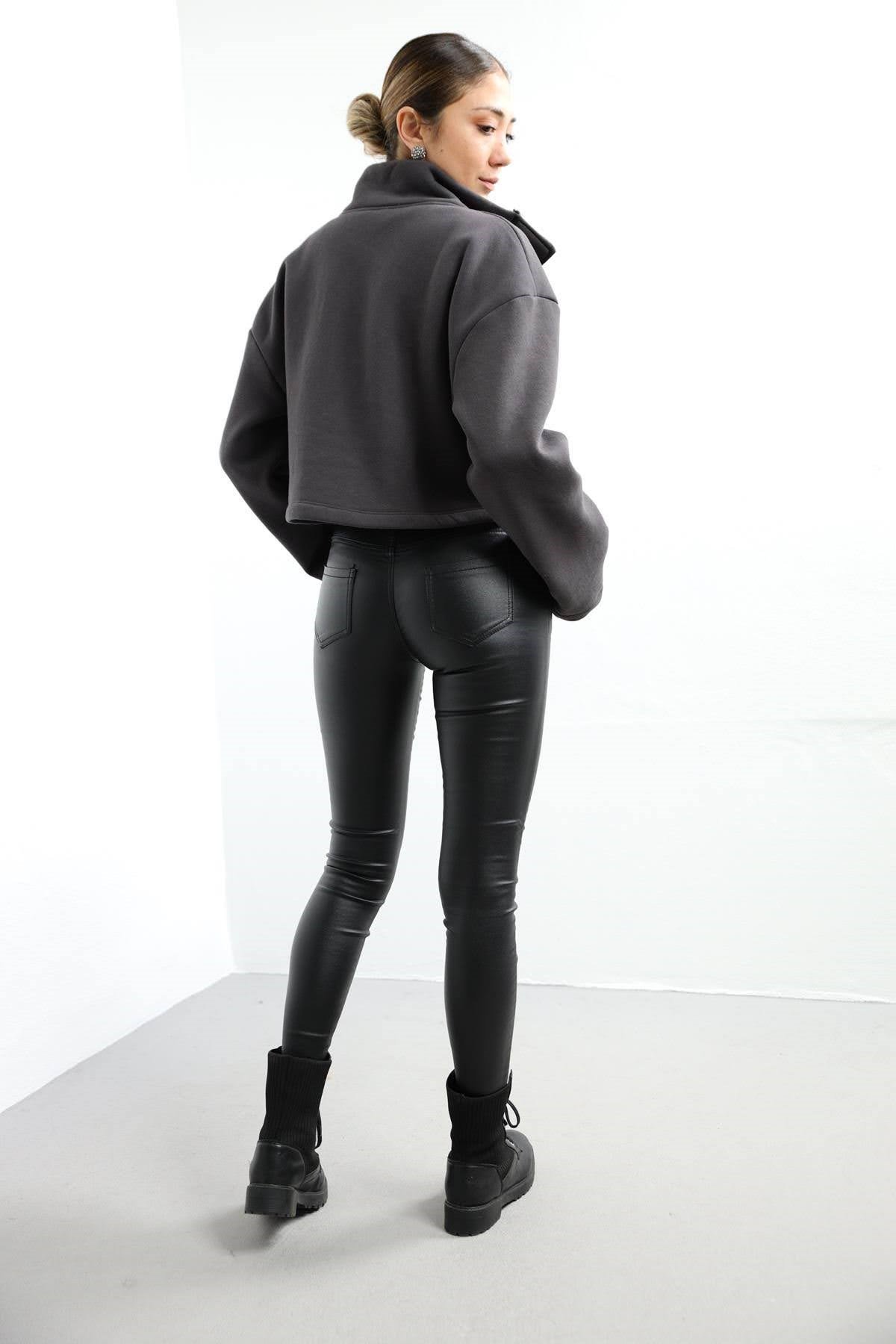  Füme Çıt Çıtlı Crop Sweat