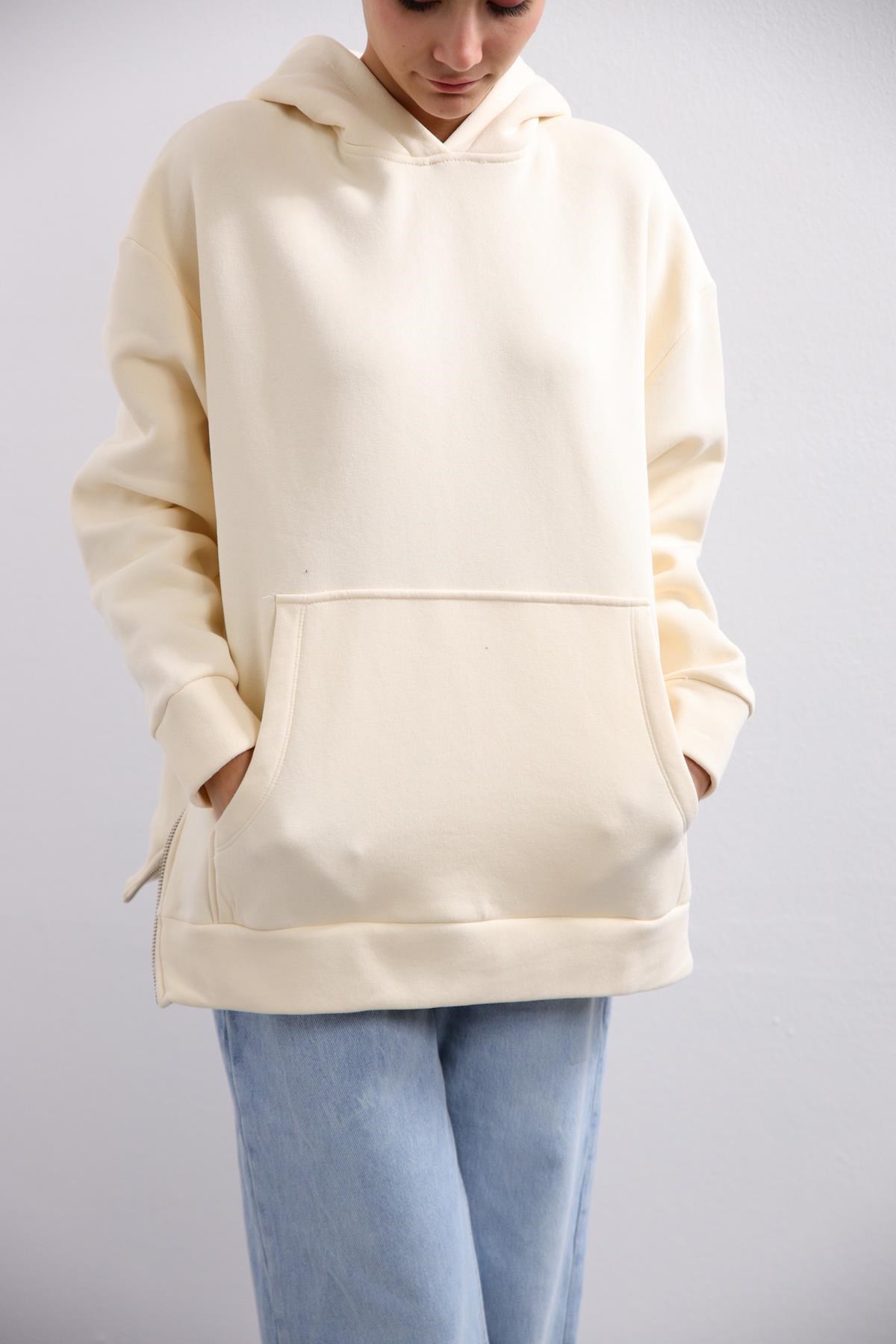  Krem Rengi Kapüşonlu Kanguru Cep Fermuarlı Sweatshirt