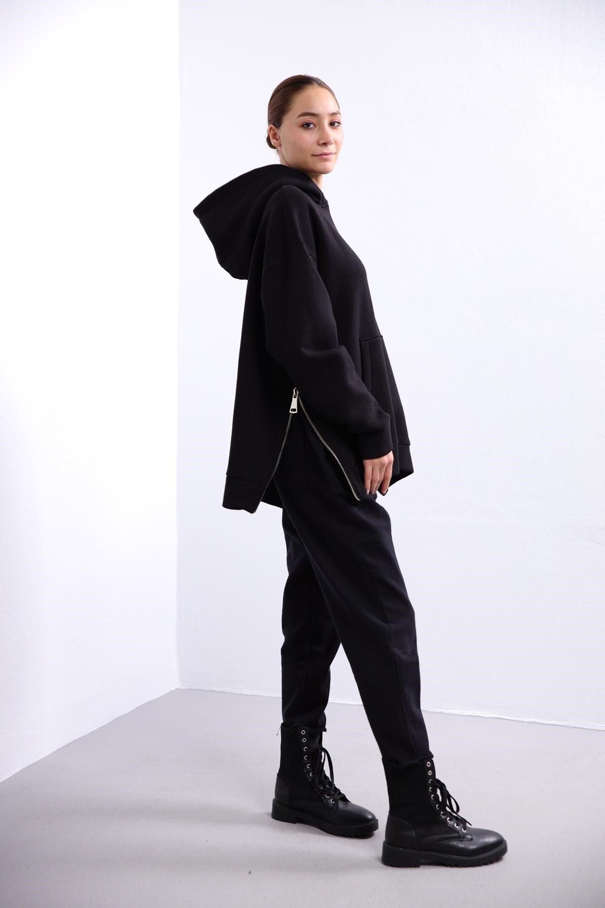  Siyah Kapüşonlu Kanguru Cep Fermuarlı Sweatshirt