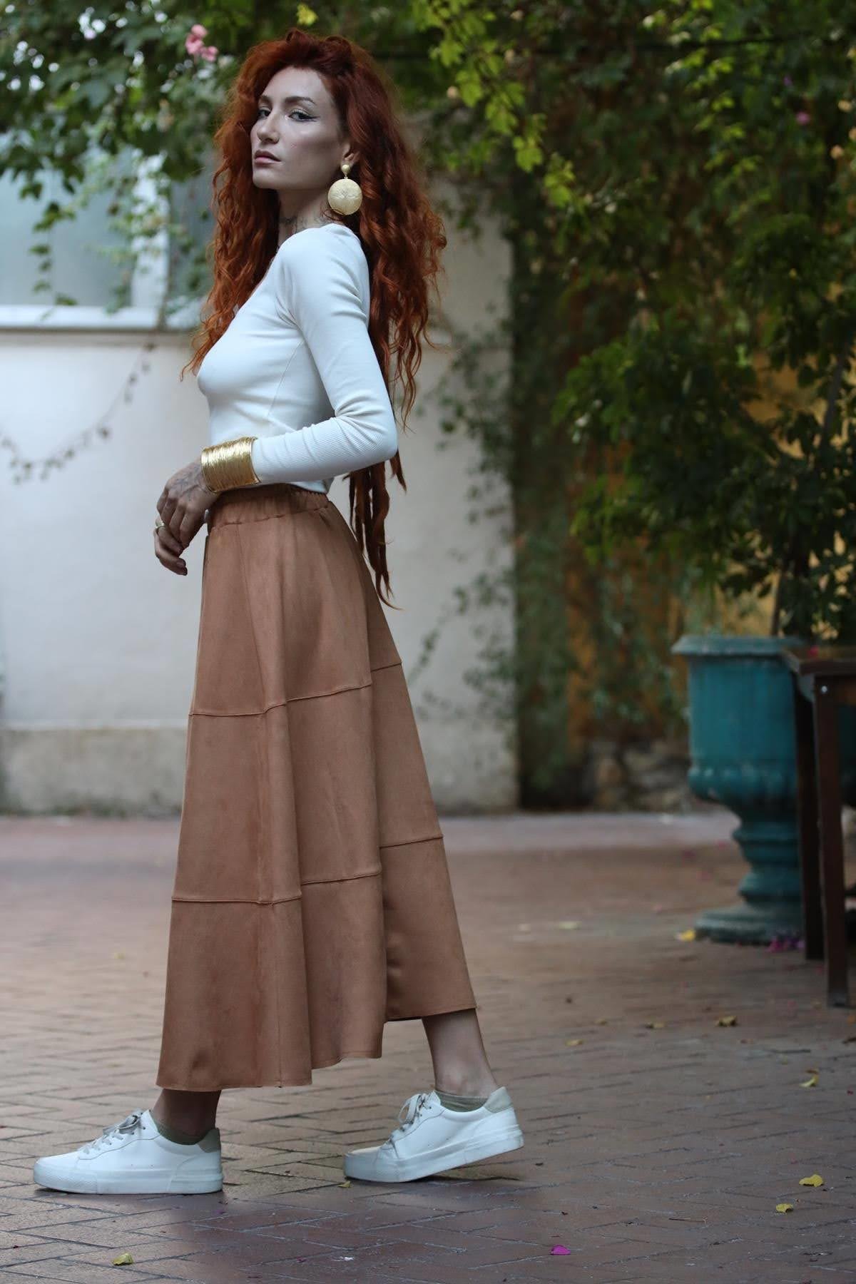 Taba Dikiş Detaylı Süet Kloş Etek