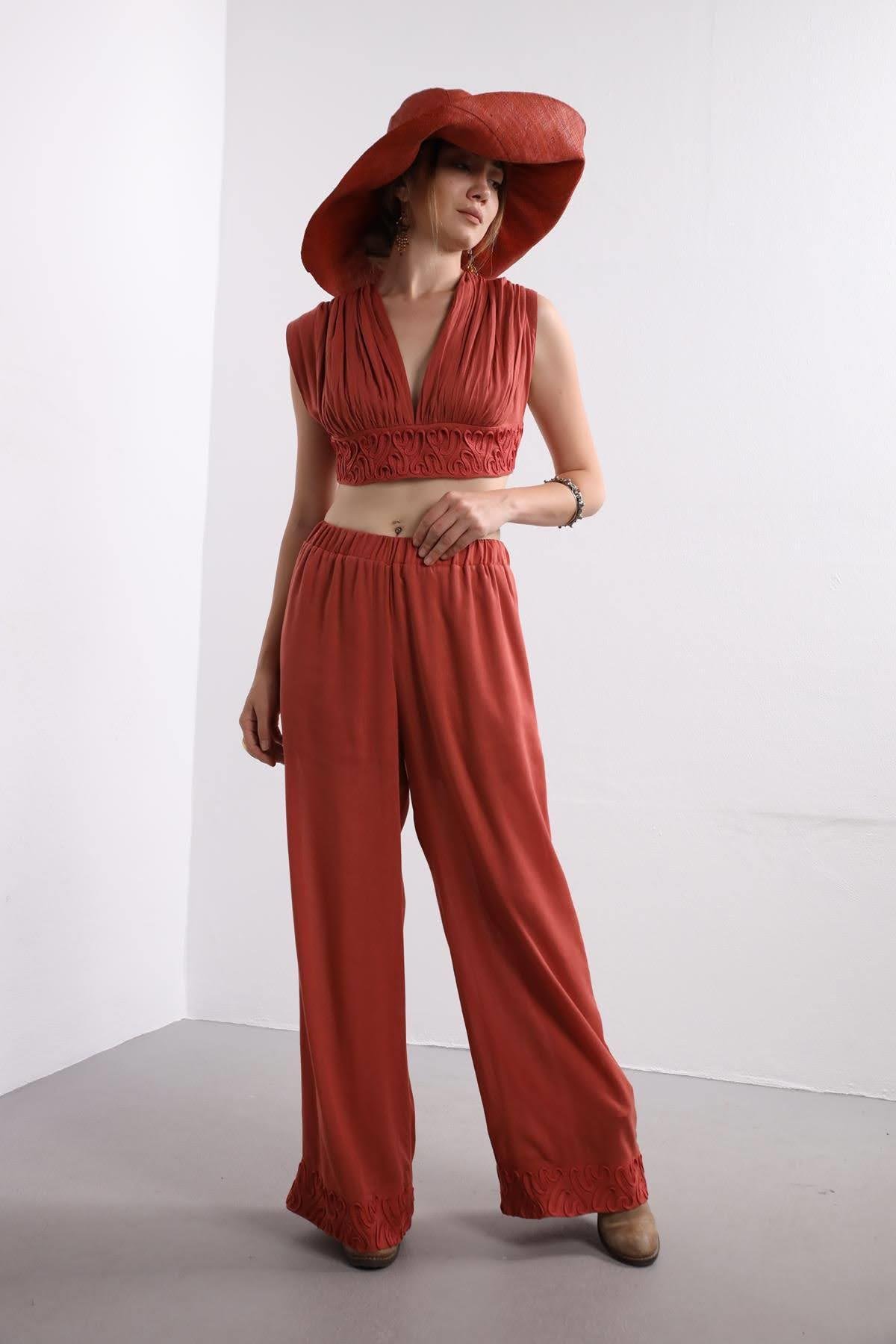  Kiremit Rengi Derin Dekolteli İşlemeli Bohem Takım