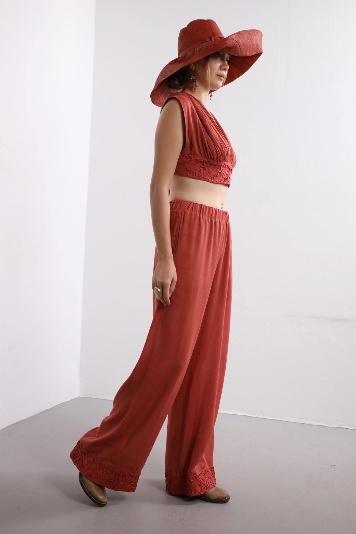  Kiremit Rengi Derin Dekolteli İşlemeli Bohem Takım