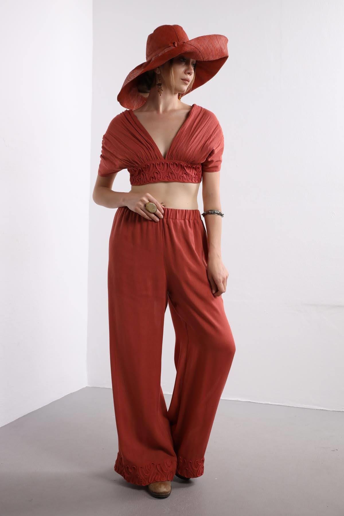  Kiremit Rengi Derin Dekolteli İşlemeli Bohem Takım