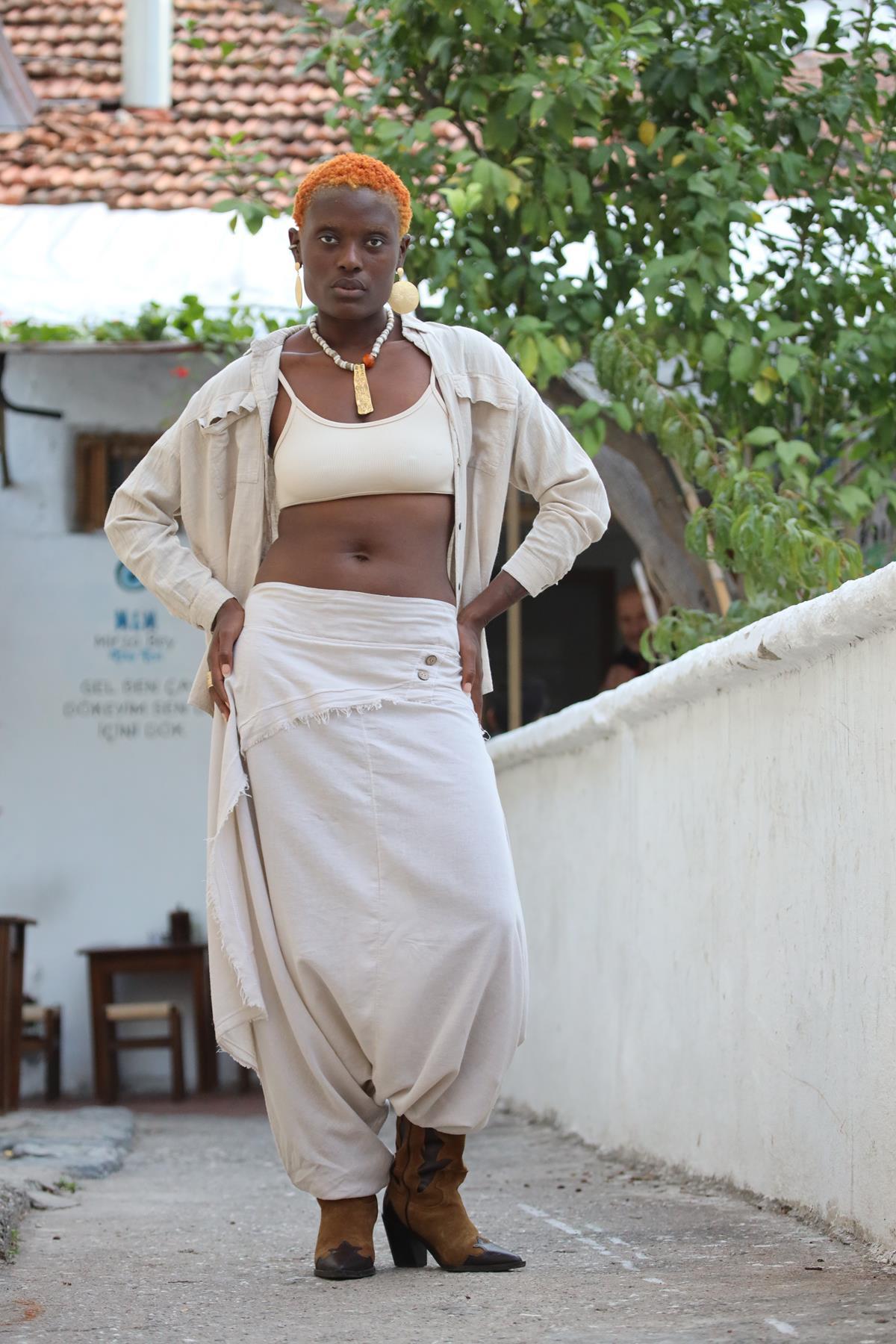 Taş Rengi Düğme Detaylı Püsküllü Parçalı Şalvar