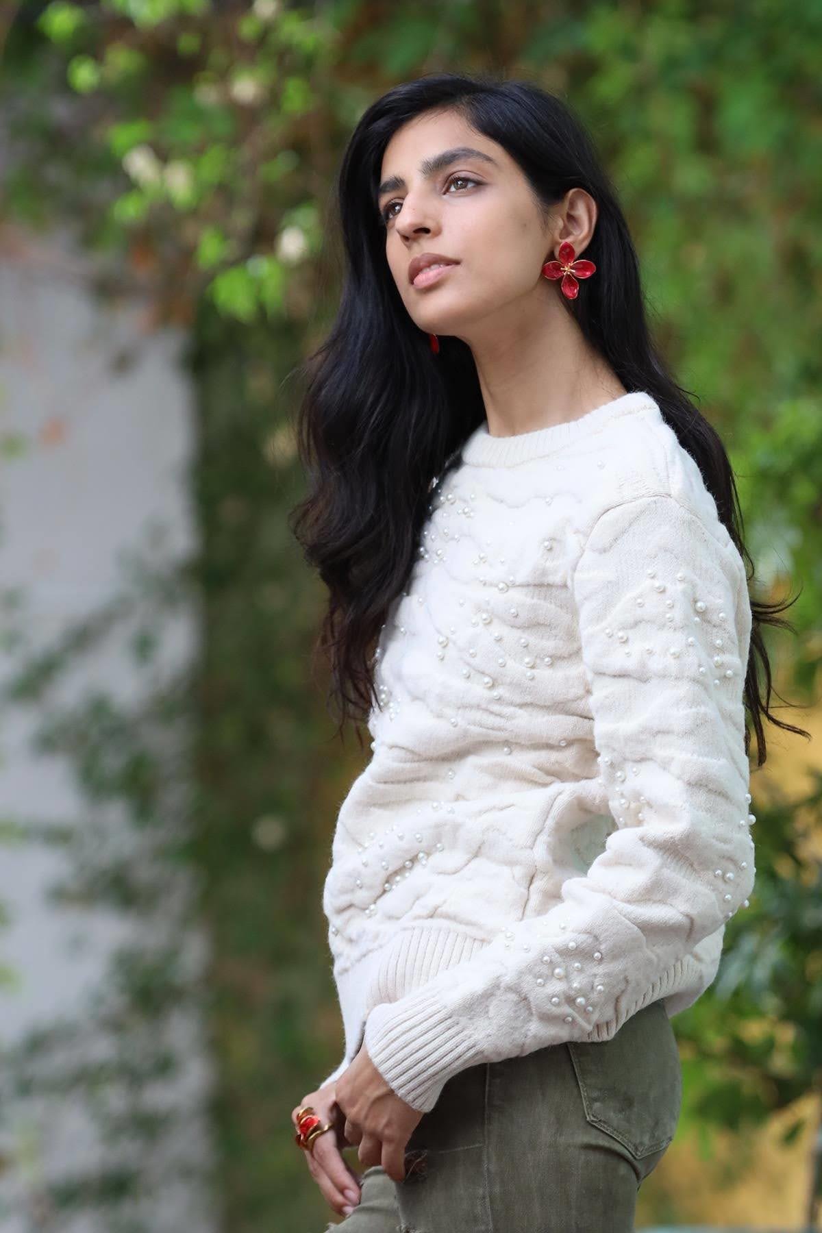 Taş Rengi İnci İşlemeli Kabartmalı Kazak