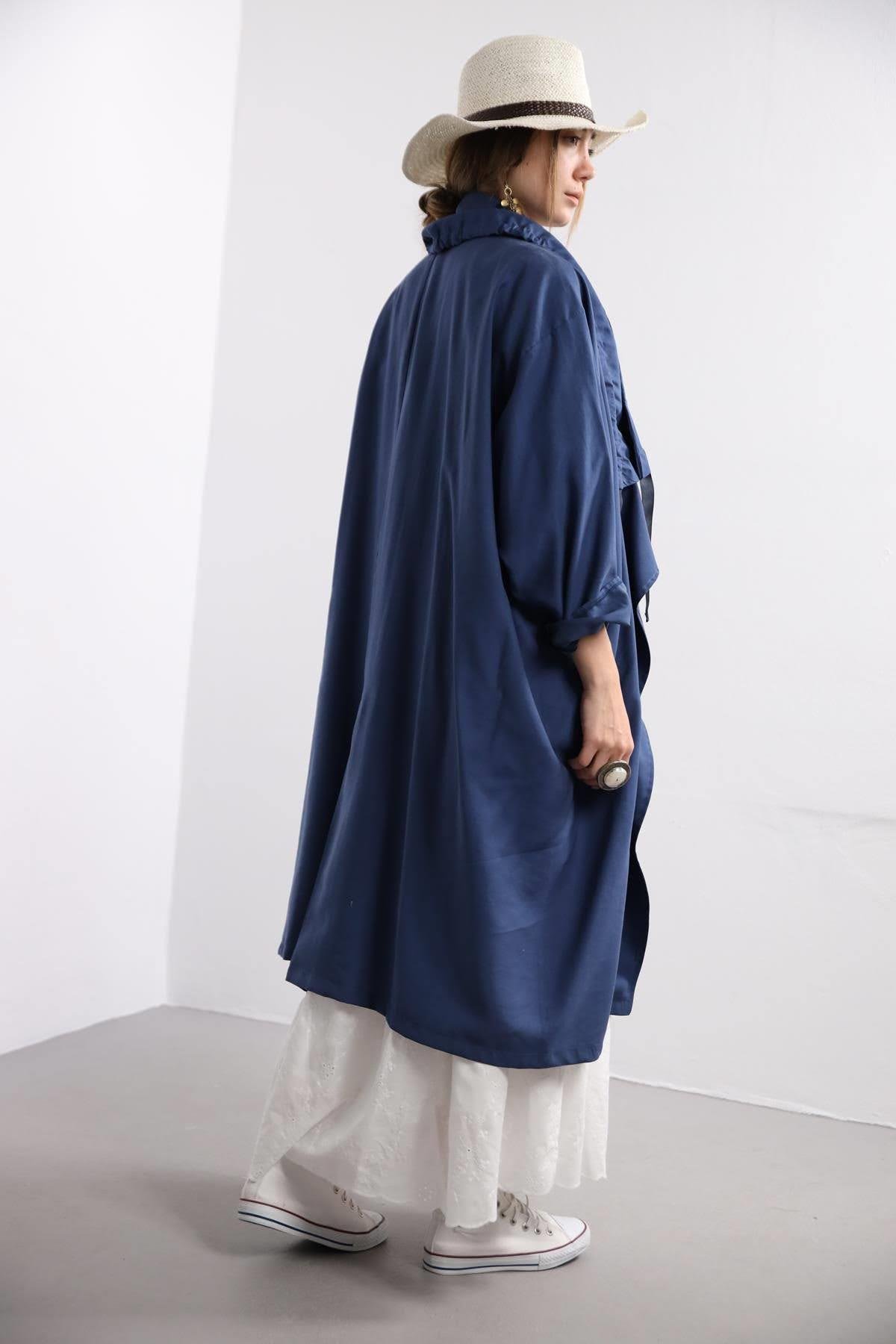  Lacivert Yakası Büzgülü Trençkot