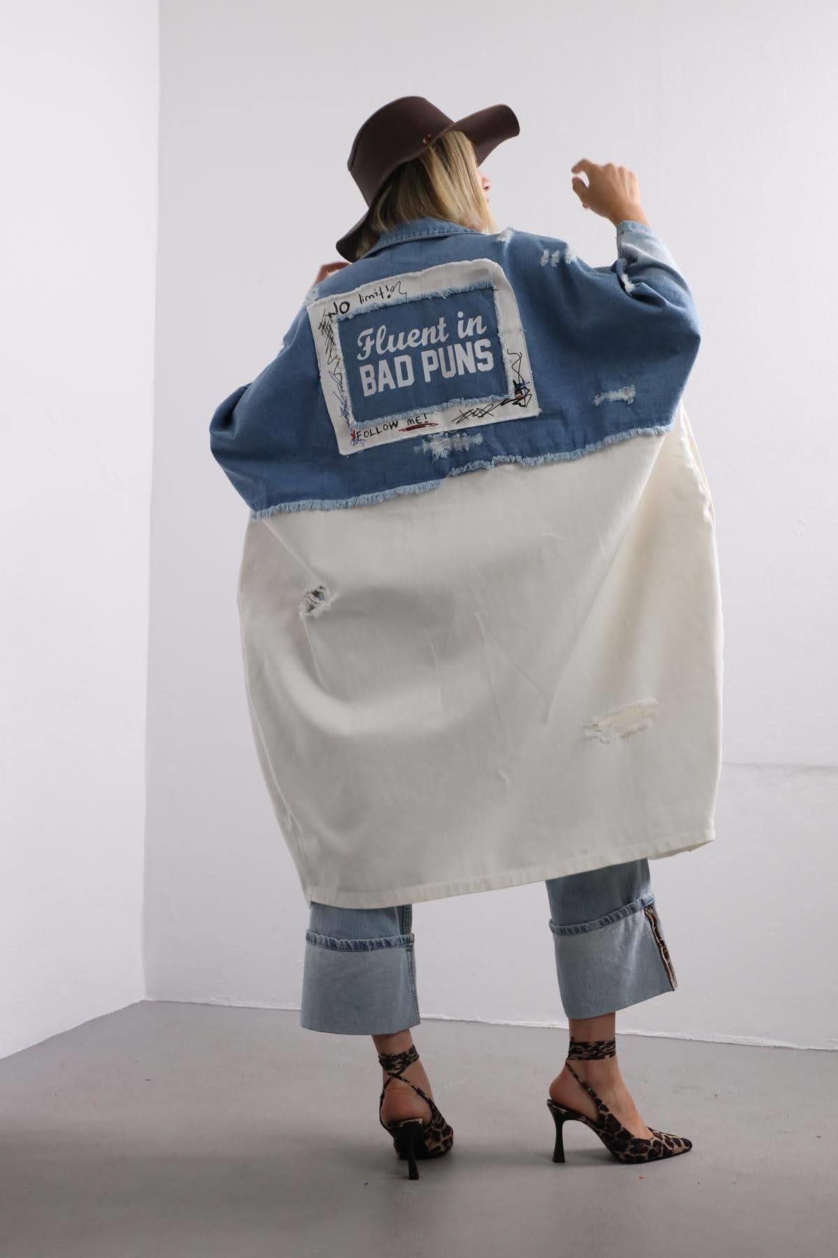  Mavi Kot Detaylı Arkası Yazılı Trençkot