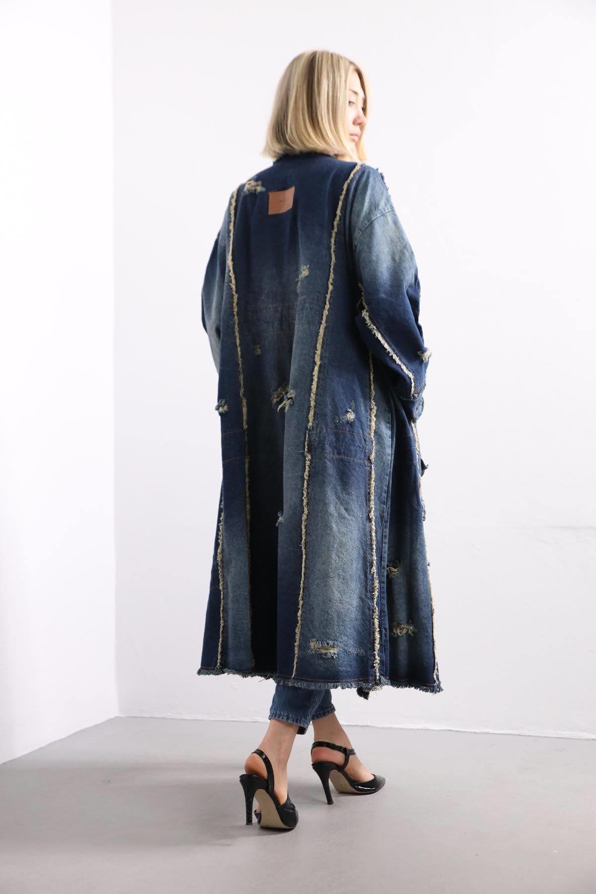  Mavi Yırtık Detaylı Denim Trençkot