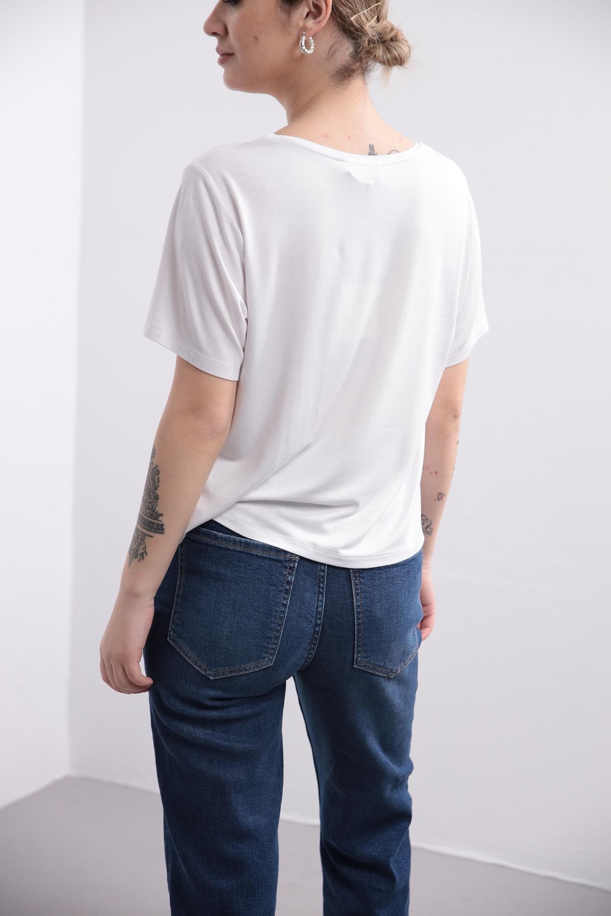  Beyaz Yuvarlak Yaka Tshirt