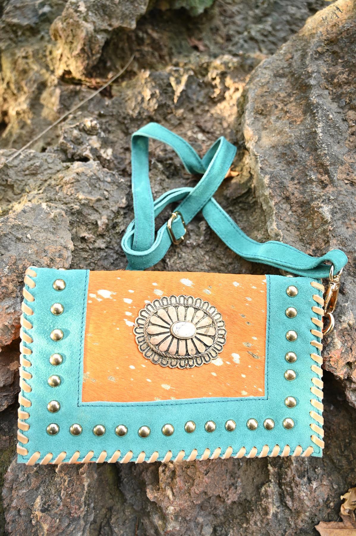 Turuncu Taş Detaylı Tay Tüyü Tasarım Zarf Çanta