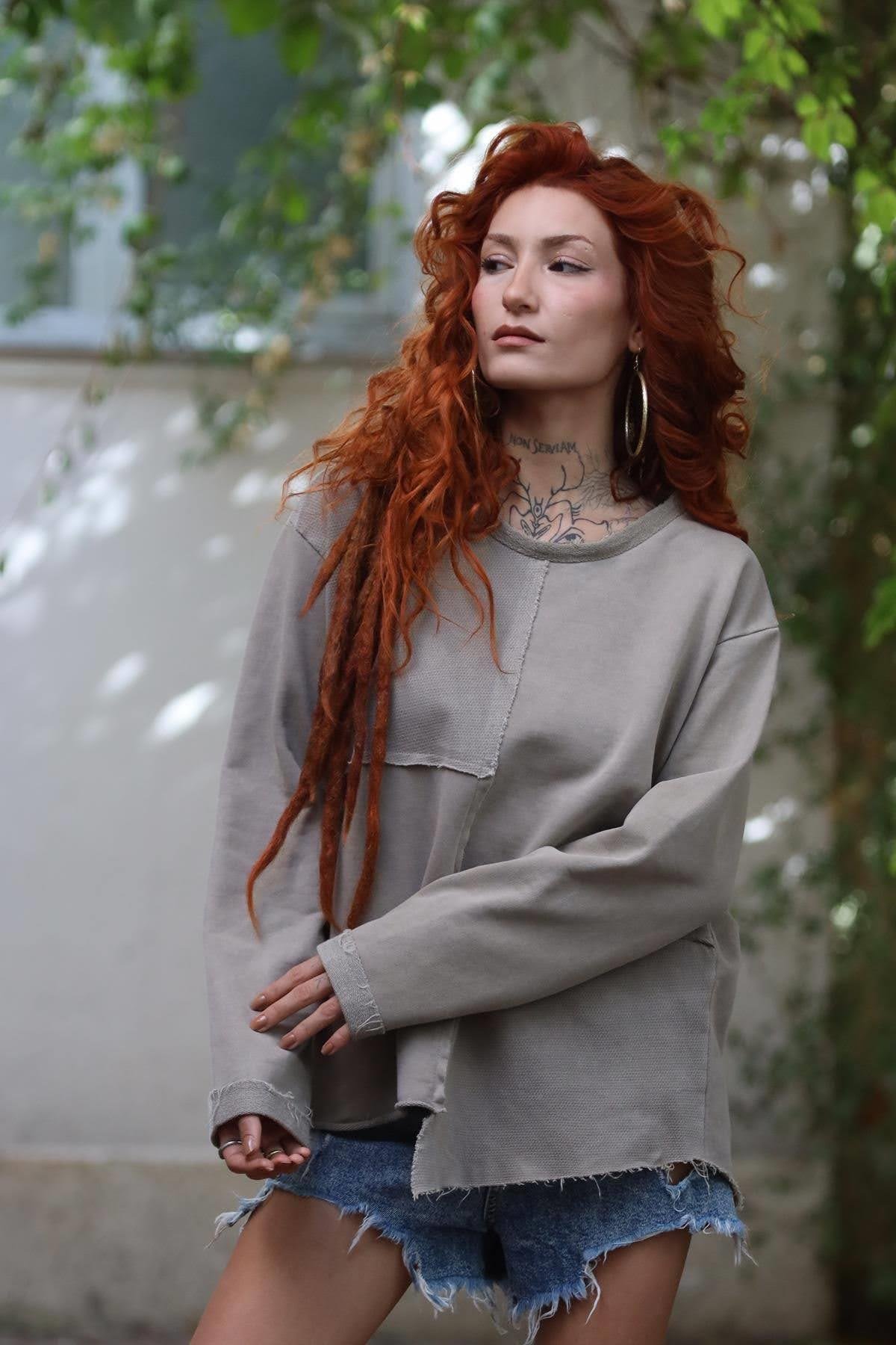 Vizon Rengi Bisiklet Yaka Dikiş Detaylı Parçalı Sweat