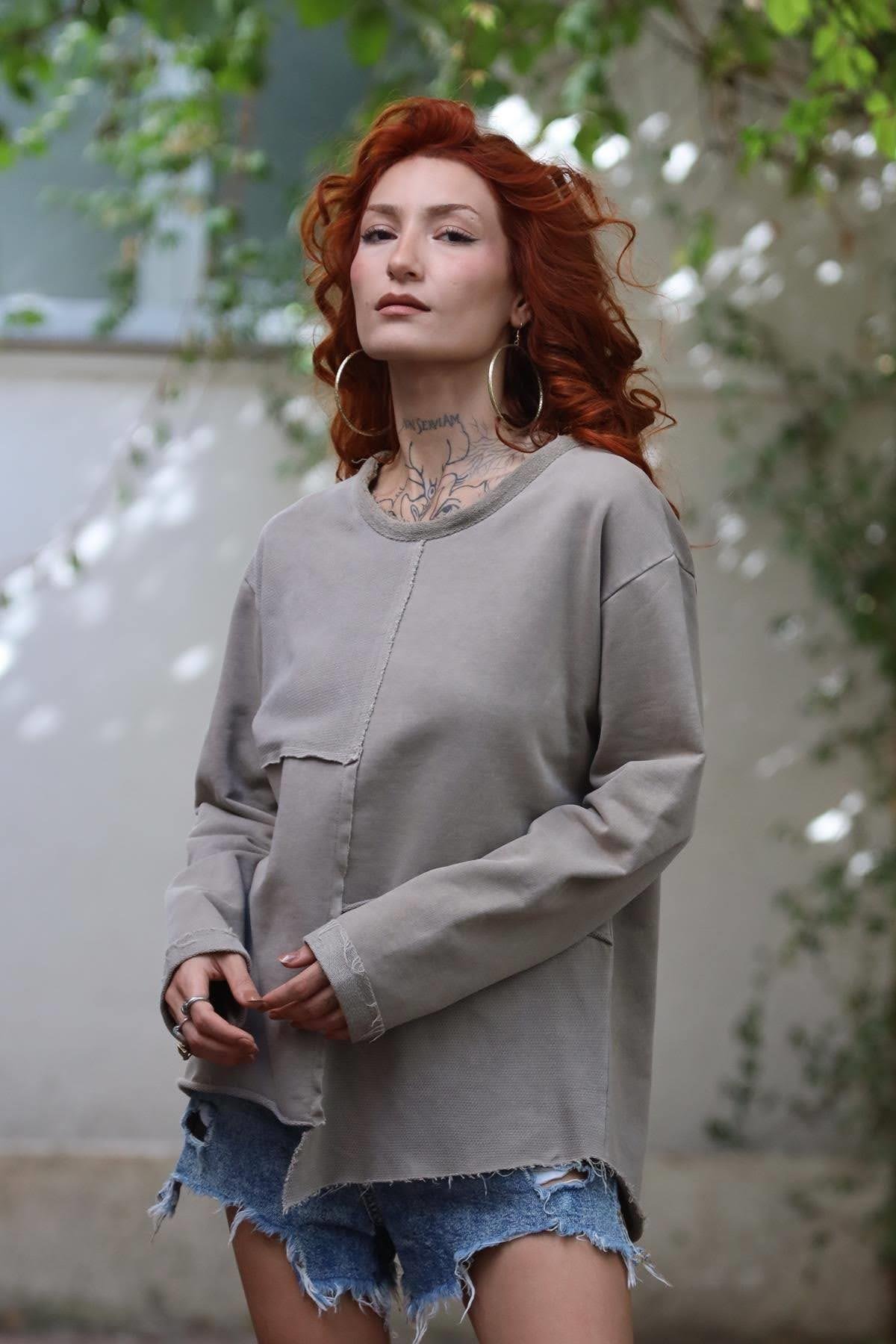 Vizon Rengi Bisiklet Yaka Dikiş Detaylı Parçalı Sweat