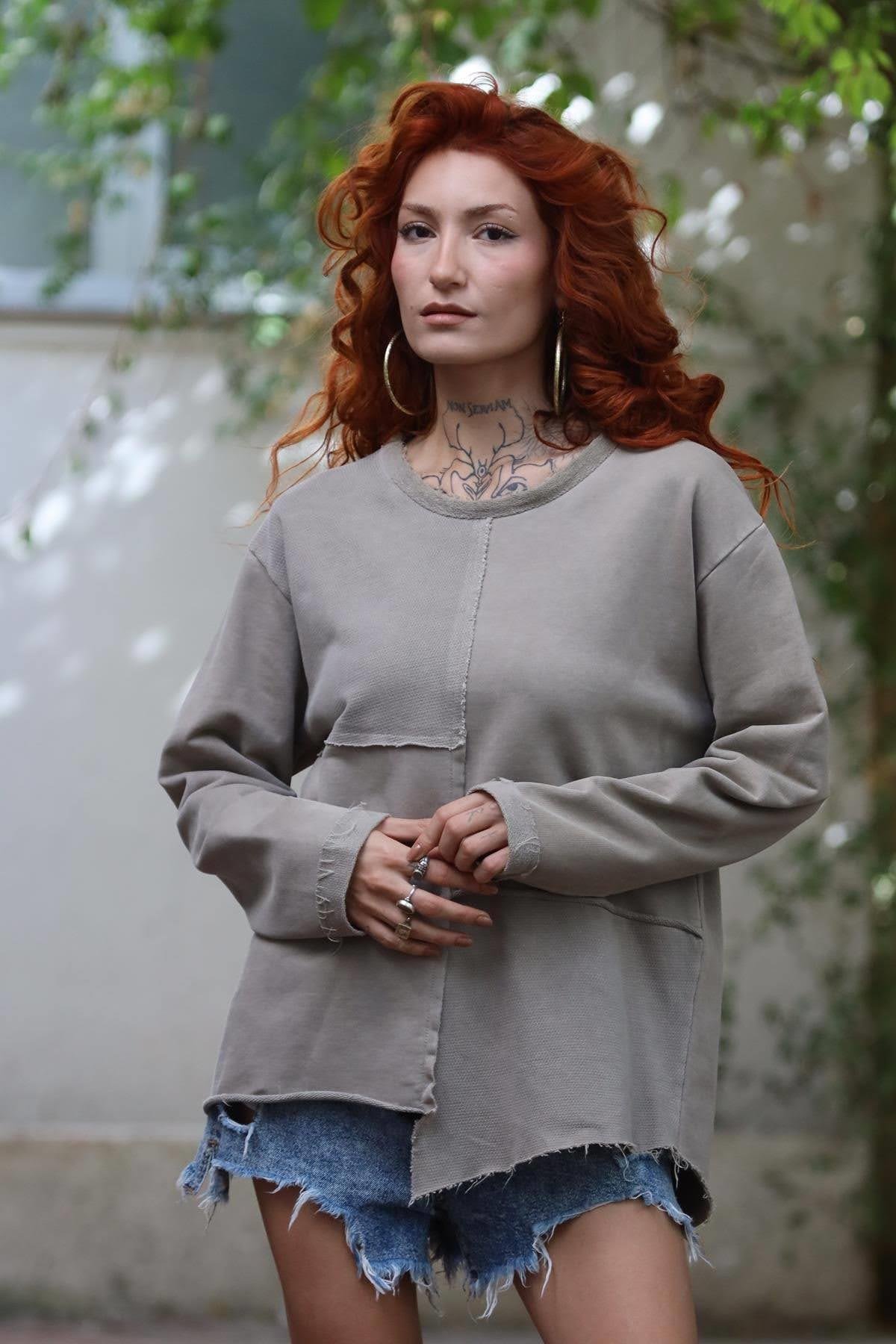 Vizon Rengi Bisiklet Yaka Dikiş Detaylı Parçalı Sweat