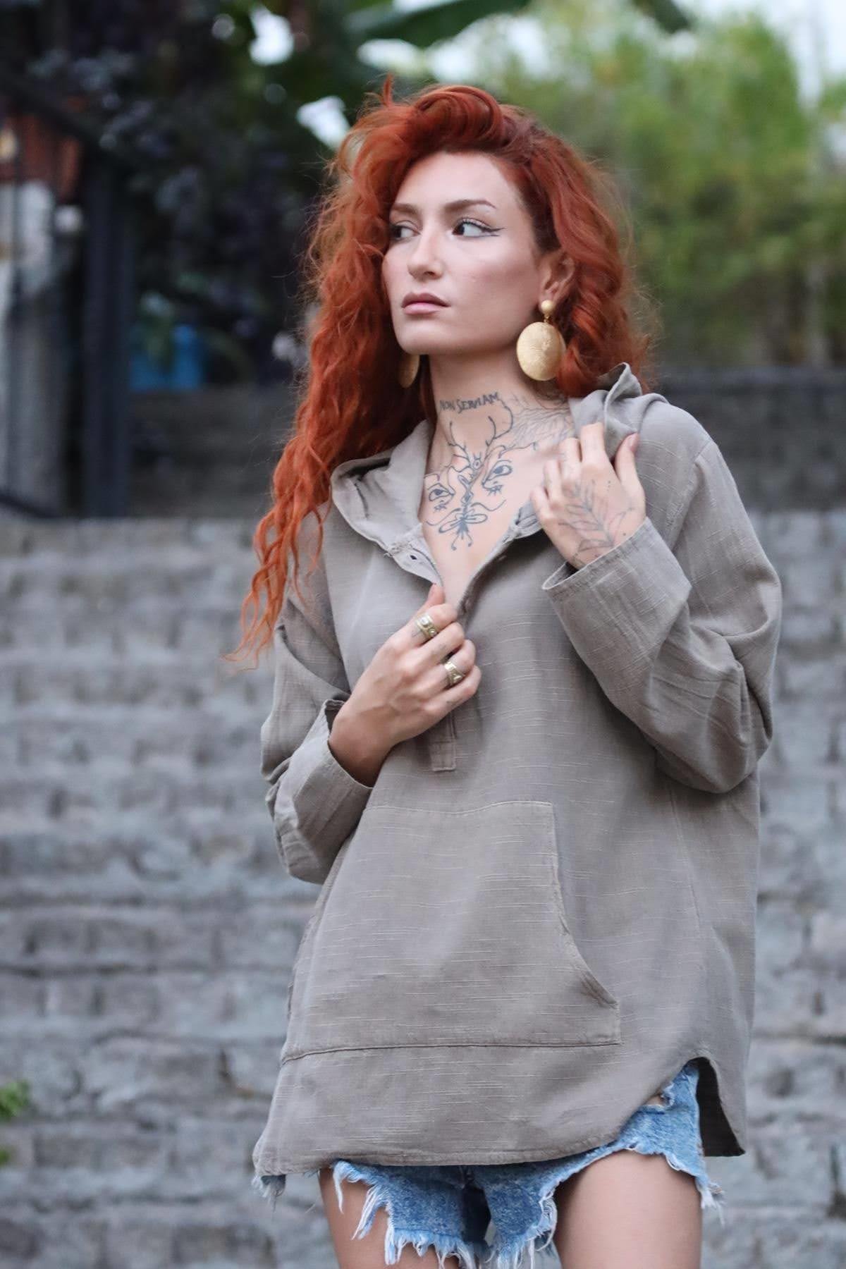 Vizon Rengi Düğmeli Kanguru Cepli Kapüşonlu Sweat