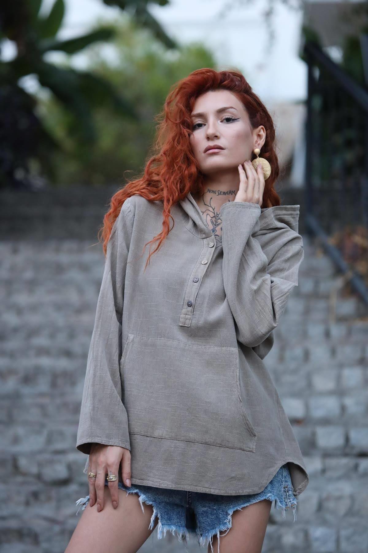 Vizon Rengi Düğmeli Kanguru Cepli Kapüşonlu Sweat