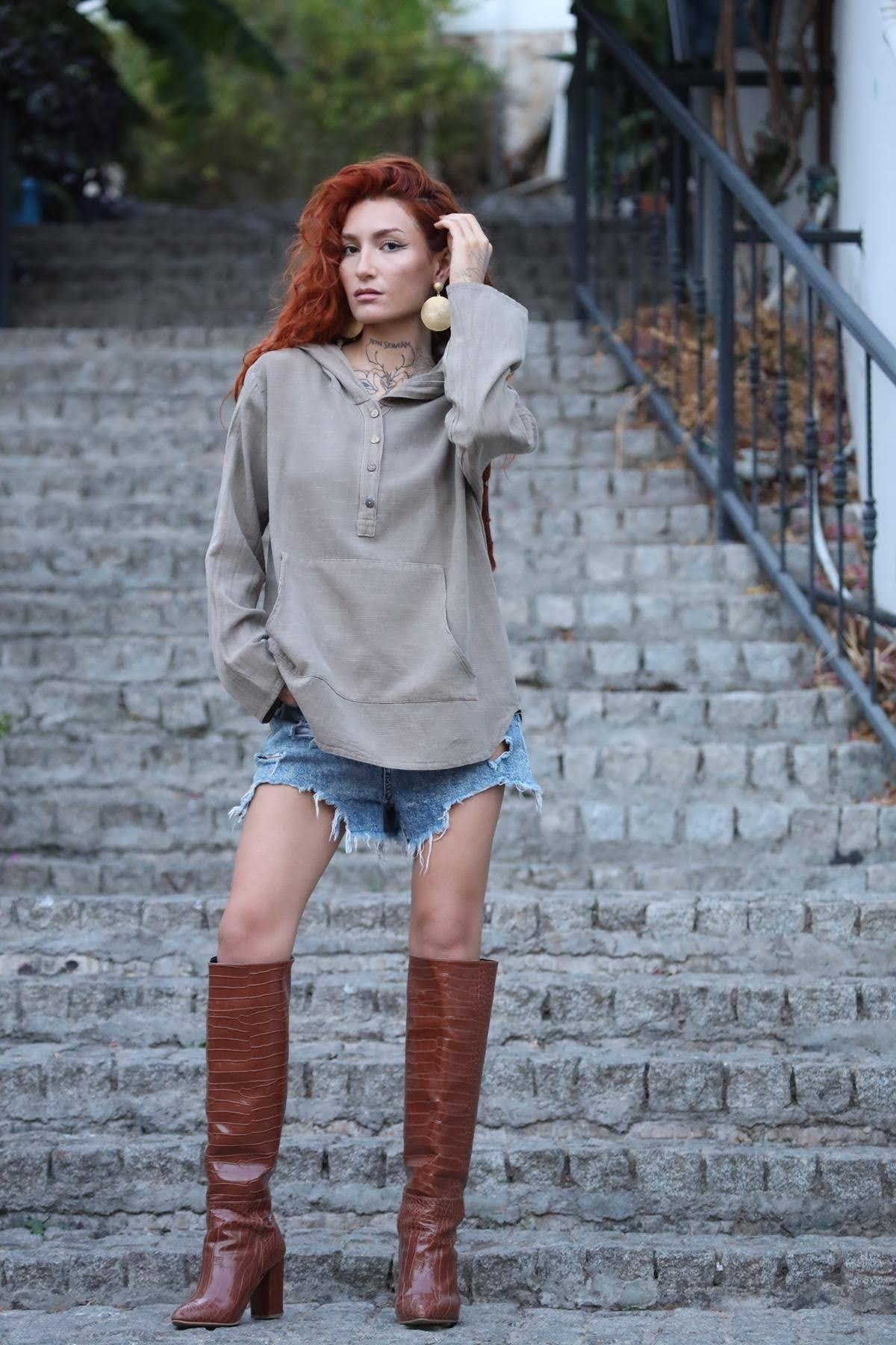 Vizon Rengi Düğmeli Kanguru Cepli Kapüşonlu Sweat