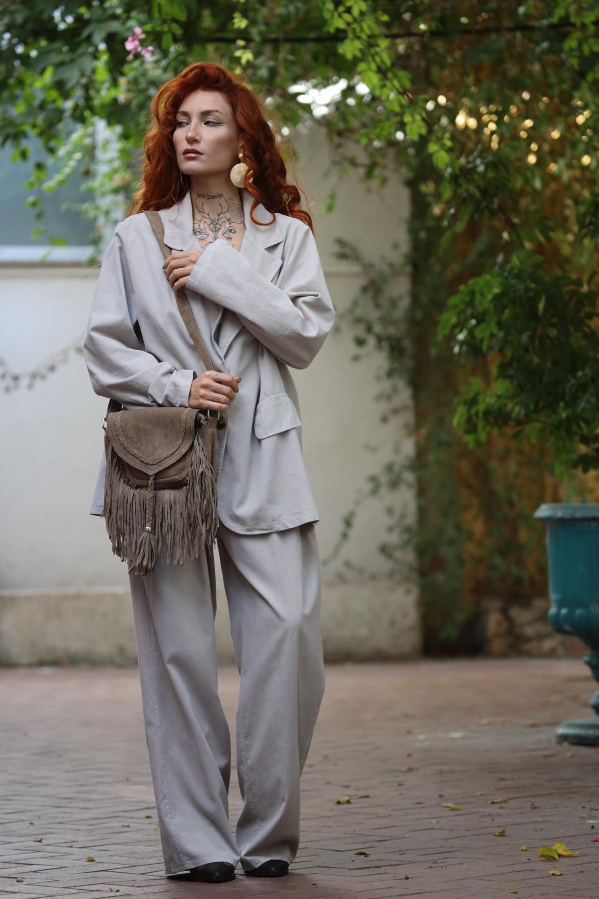 Vizon Rengi Kapağı Püsküllü Süet Deri Çanta