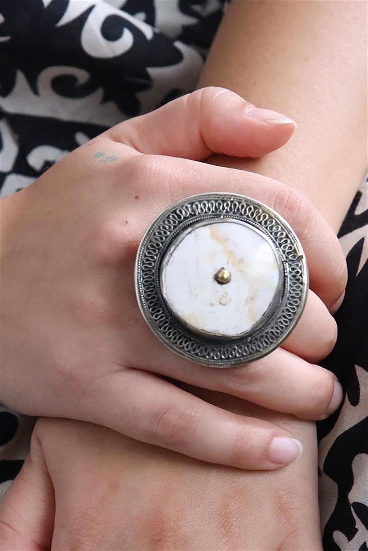  Antik Düşük Ayar Gümüş Tasarım Yüzük