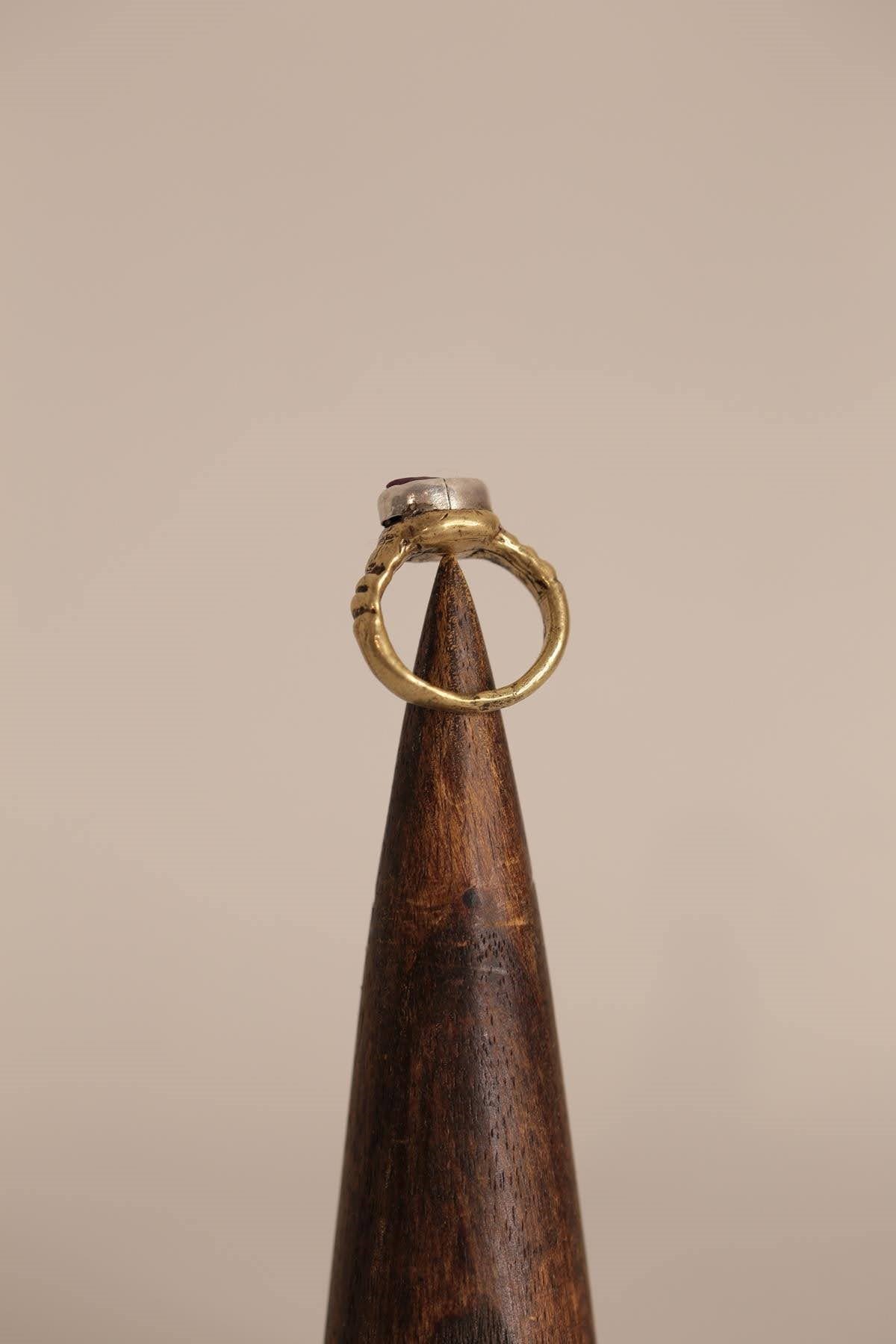 Bronz Çiçek Desenli Taş Yüzük - Şaman Butik Bronz Çiçek Desenli Taş Yüzük