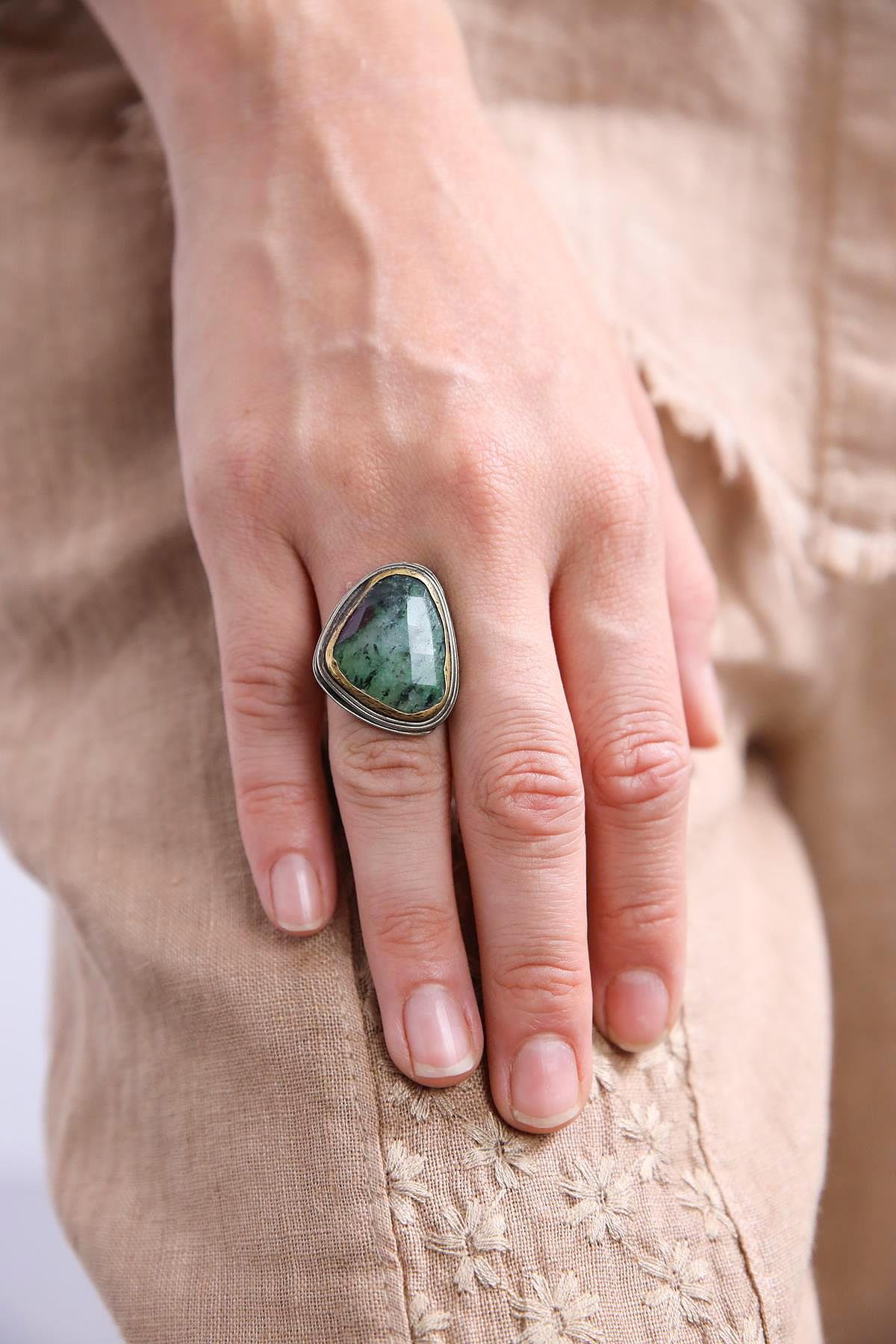  Rodolit Taşlı Gümüş Tasarım Yüzük