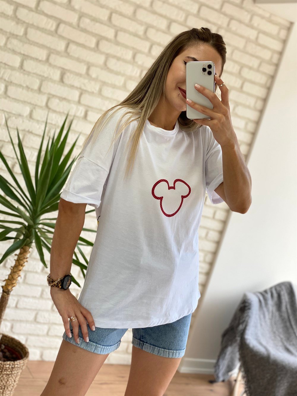 Beyaz Arkası Mickey Baskılı Tişört