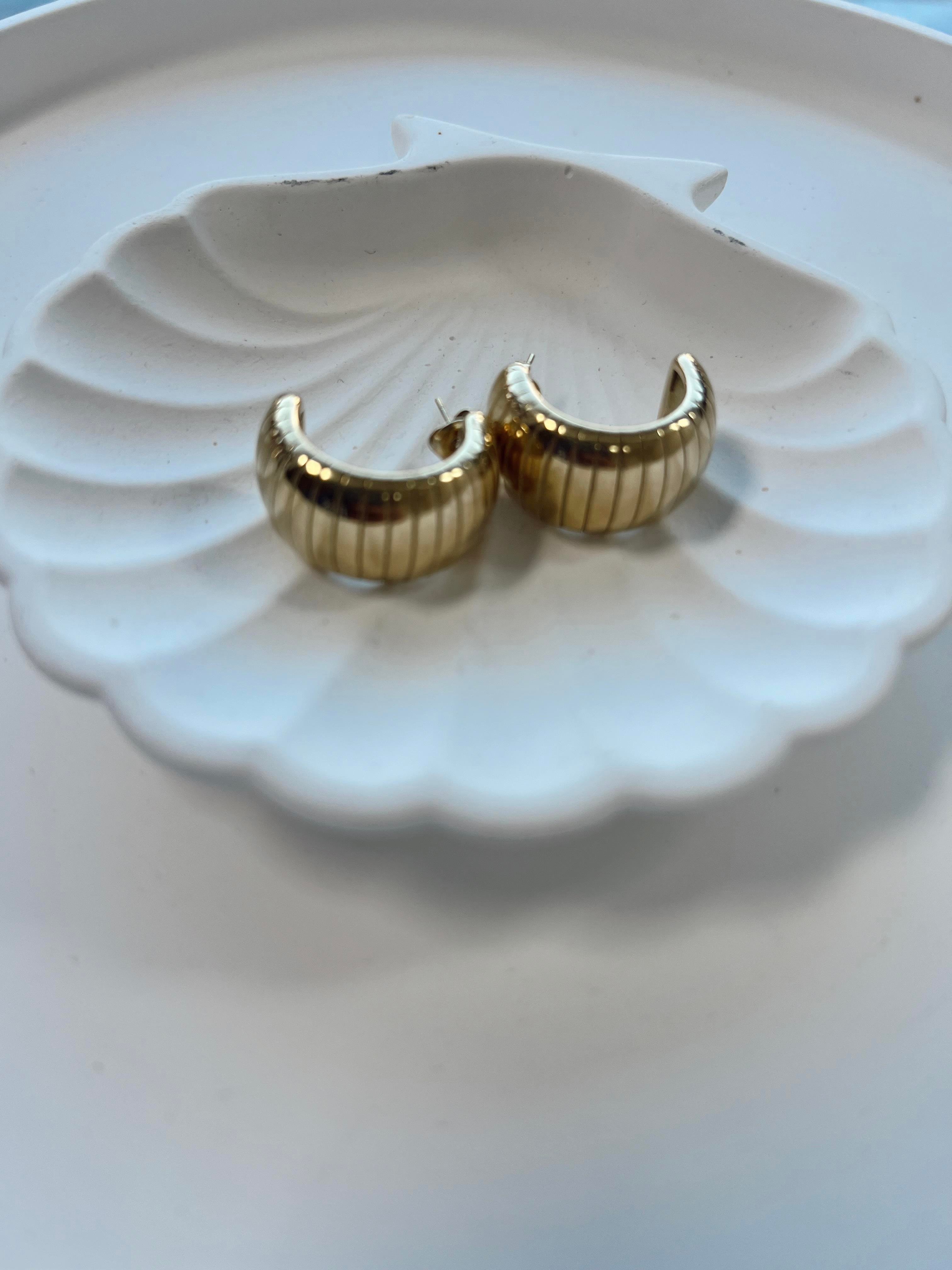 Bombeli Midye Model Çelik Küpe GOLD