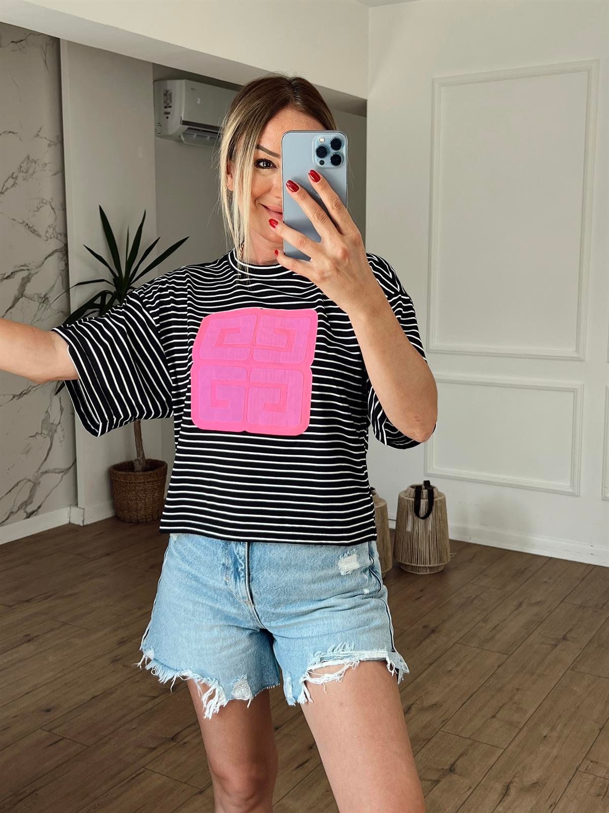 Çizgili Ön Baskılı Tshirt SİYAH