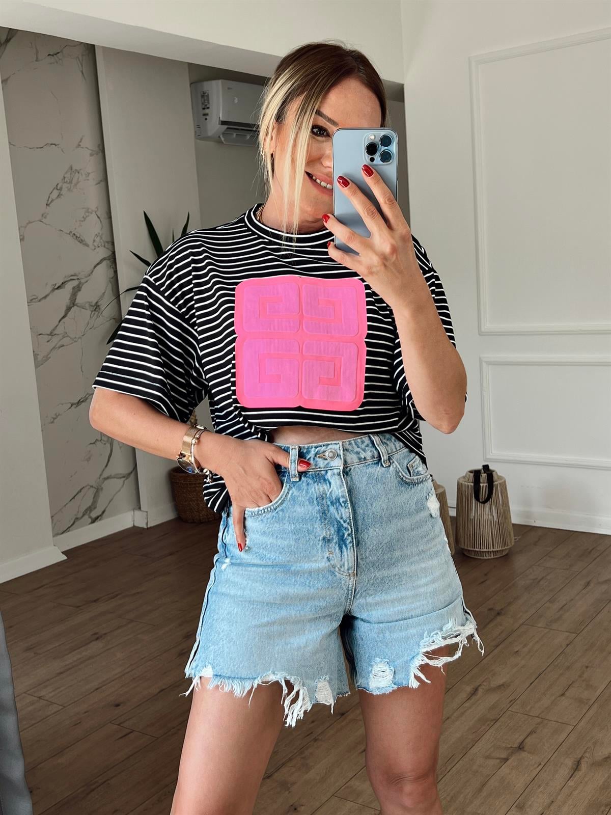 Çizgili Ön Baskılı Tshirt SİYAH