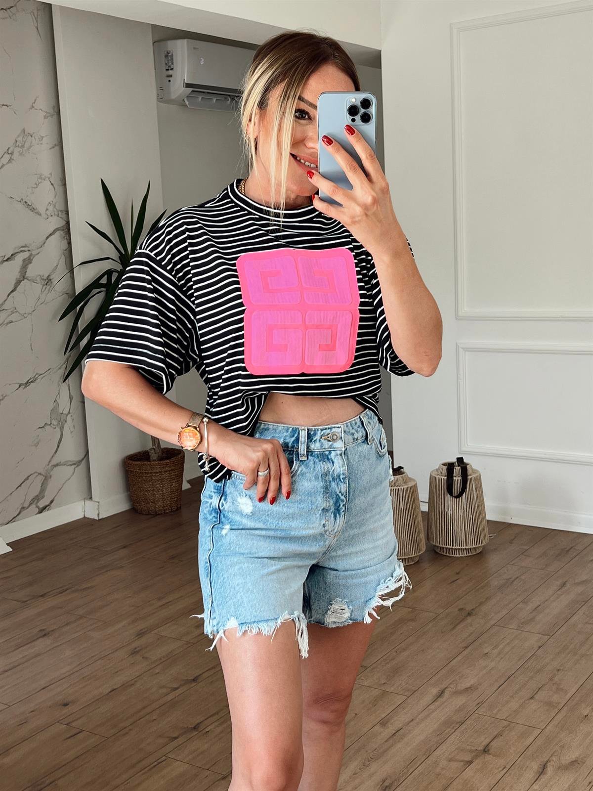 Çizgili Ön Baskılı Tshirt SİYAH