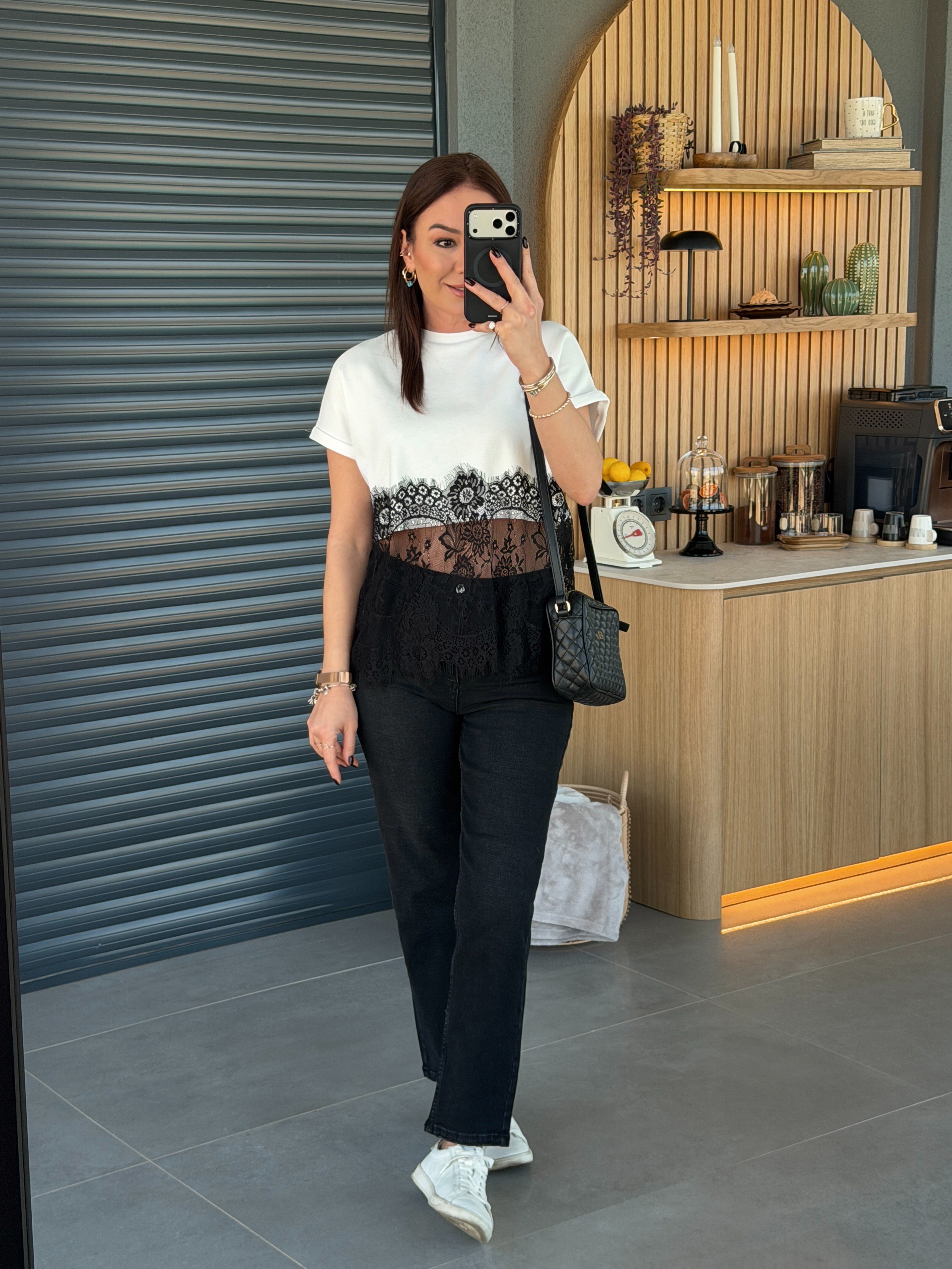 Eteği Dantelli Tshirt BEYAZ