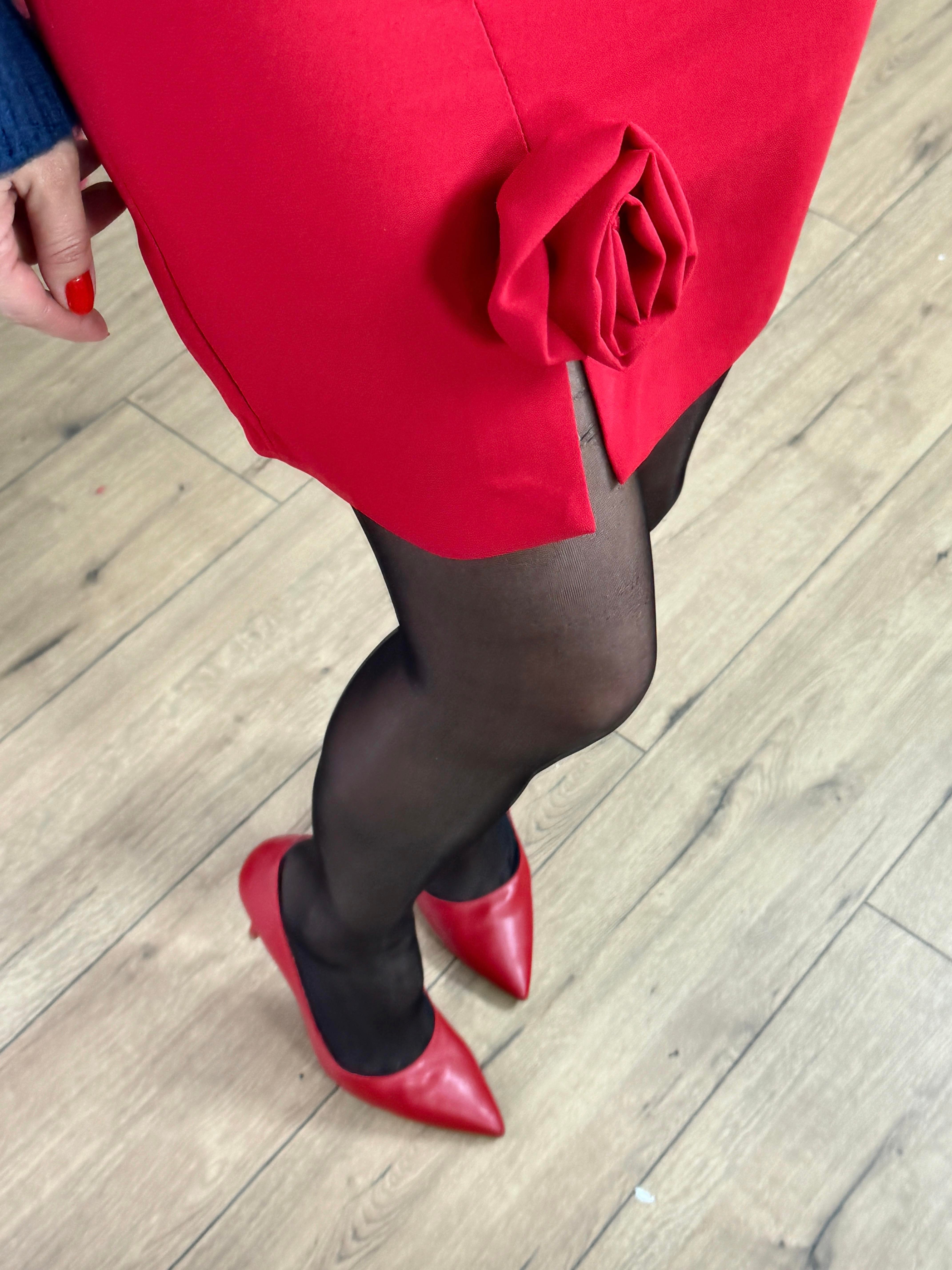 Gül Aksesuarlı Etek KIRMIZI