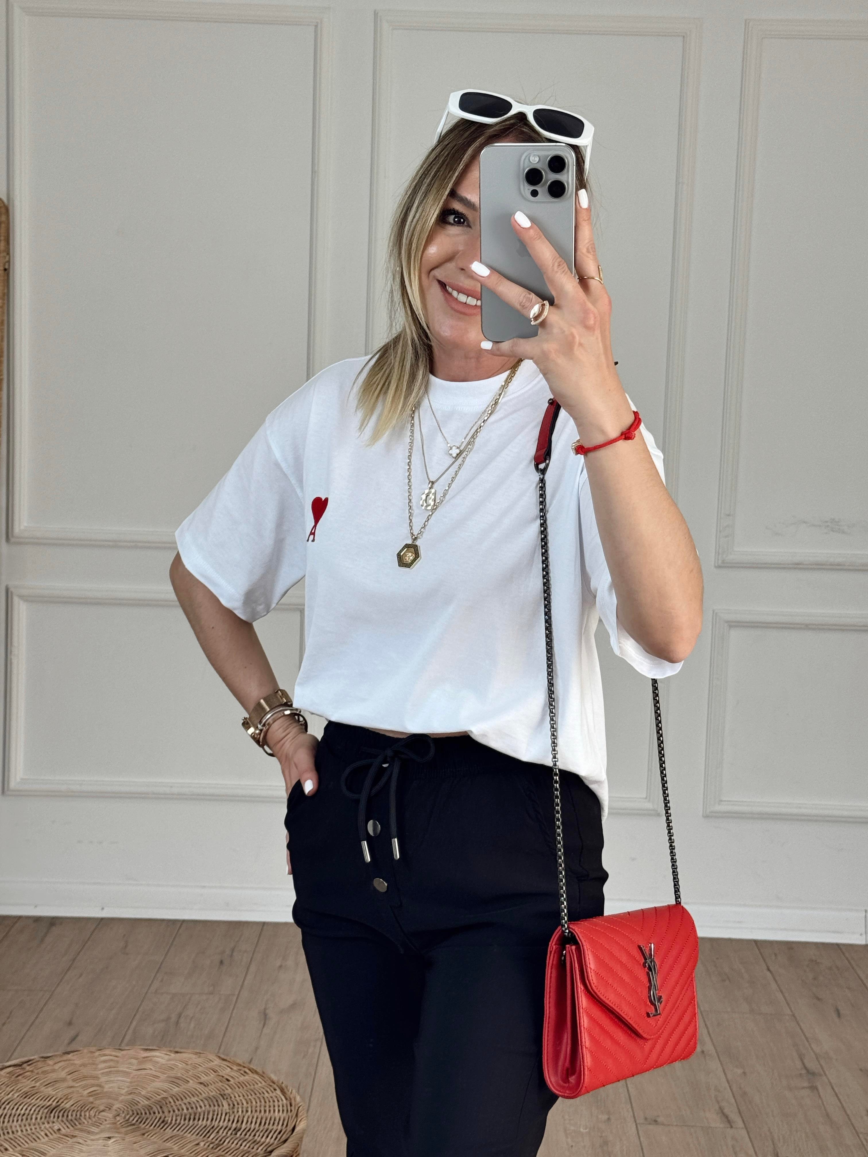 Harf Kalp İşlemeli Tshirt BEYAZ