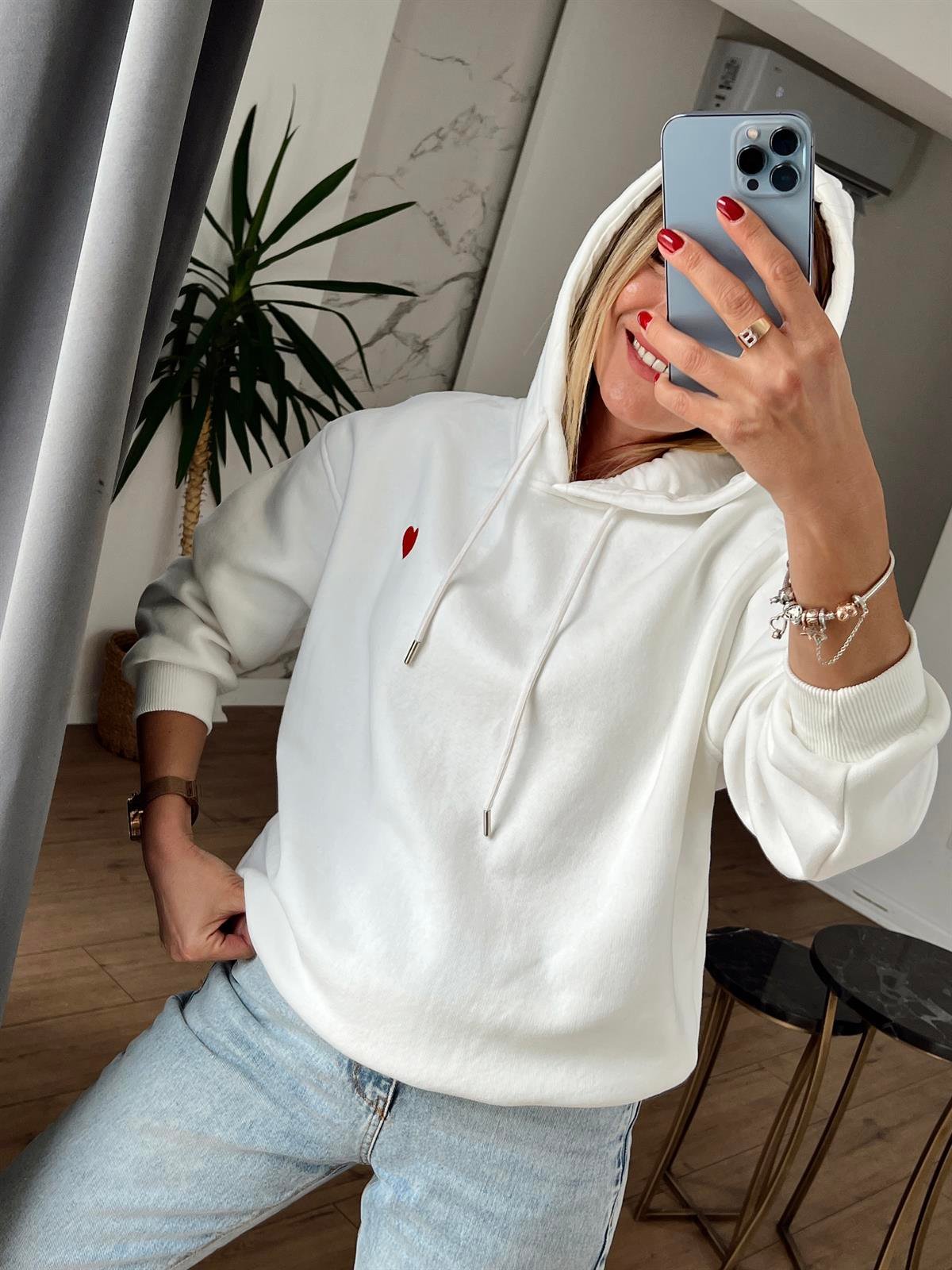 Kalp Nakışlı Kapüşonlu Sweat EKRU