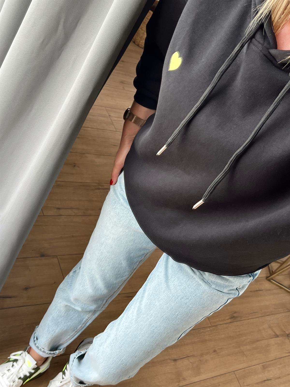 Kalp Nakışlı Kapüşonlu Sweat SİYAH