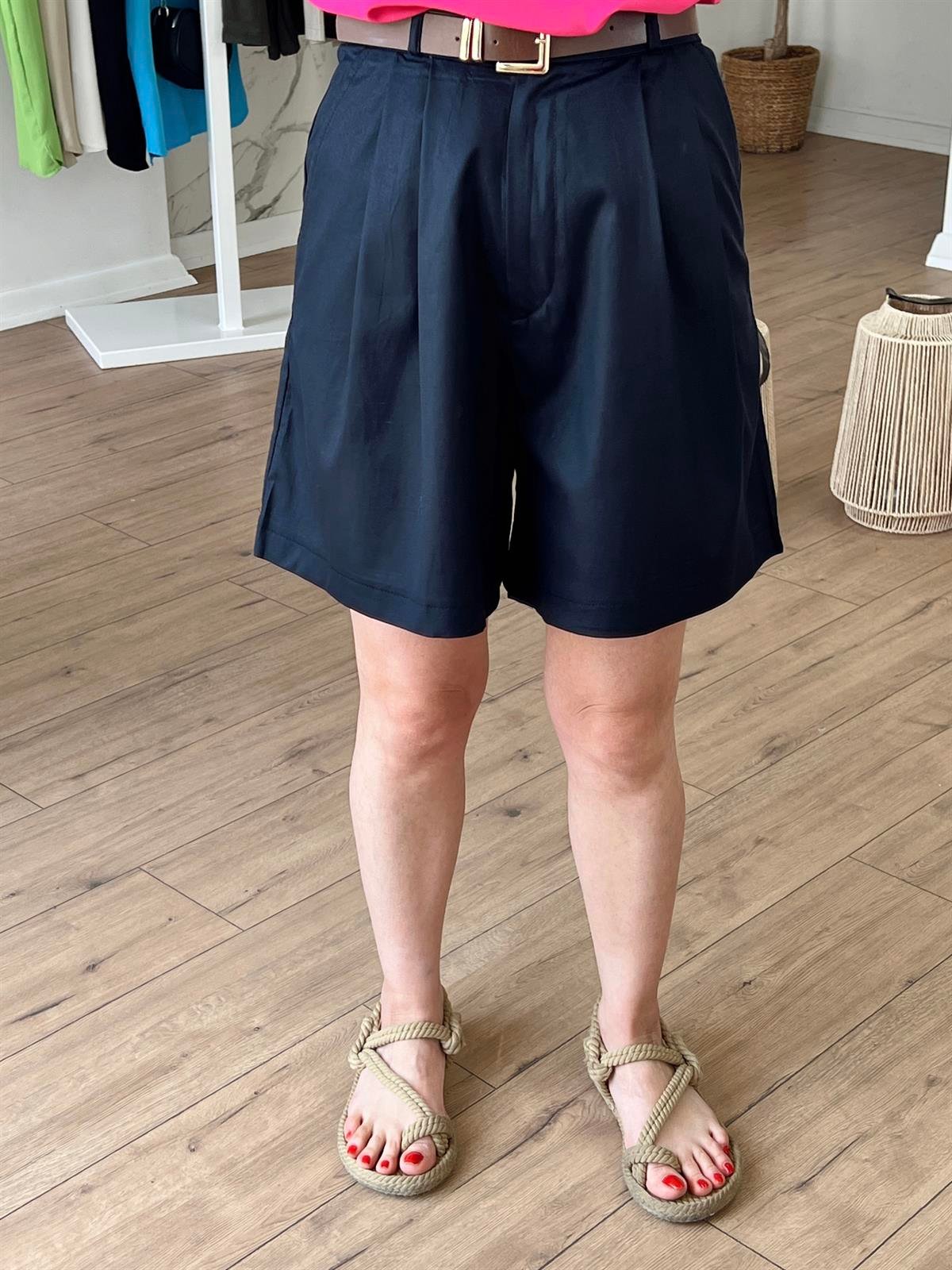 Kemer Detaylı Bermuda Şort LACİVERT