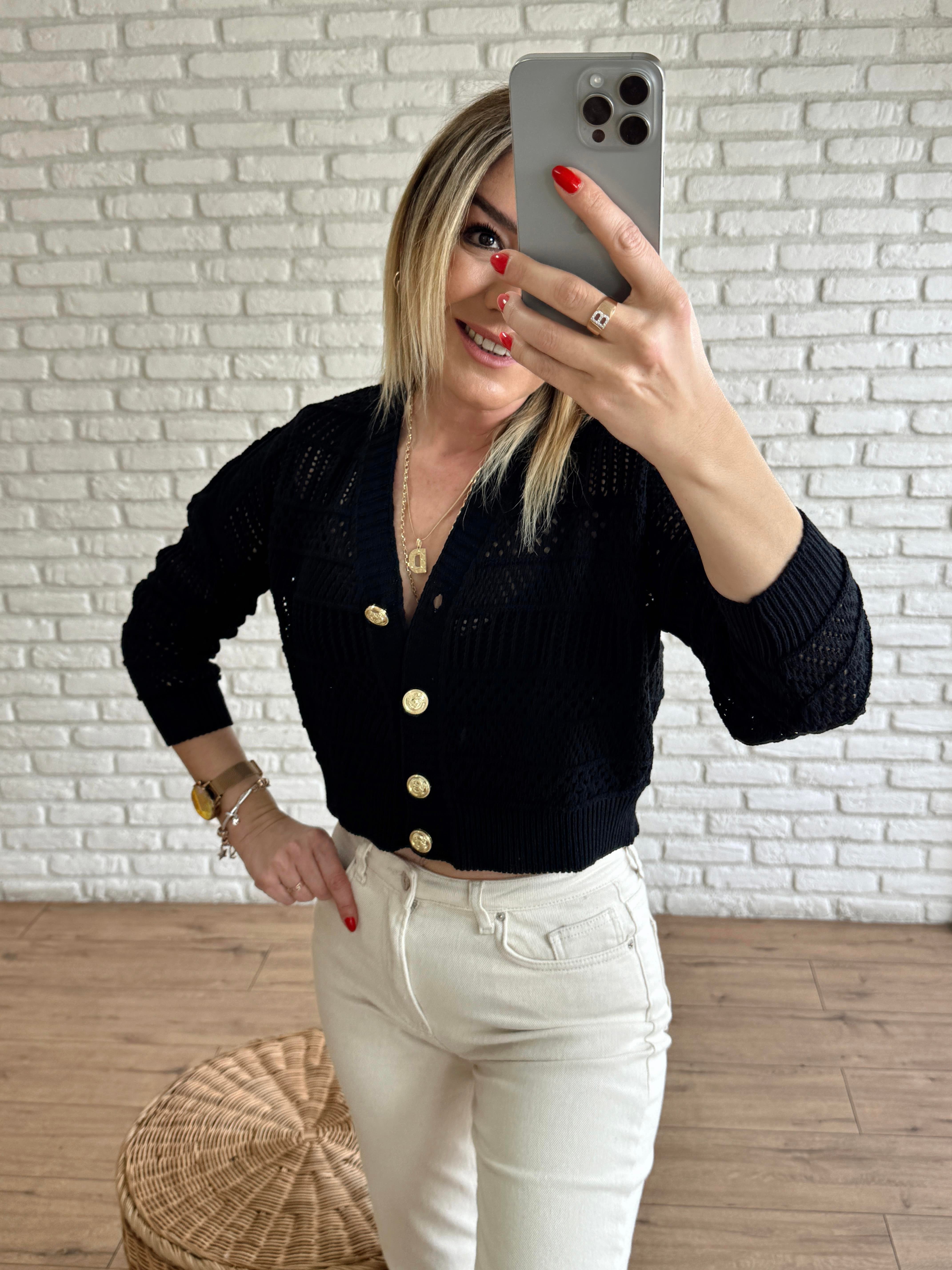 Kısa Gold Düğmeli Örgü Model Hırka SİYAH