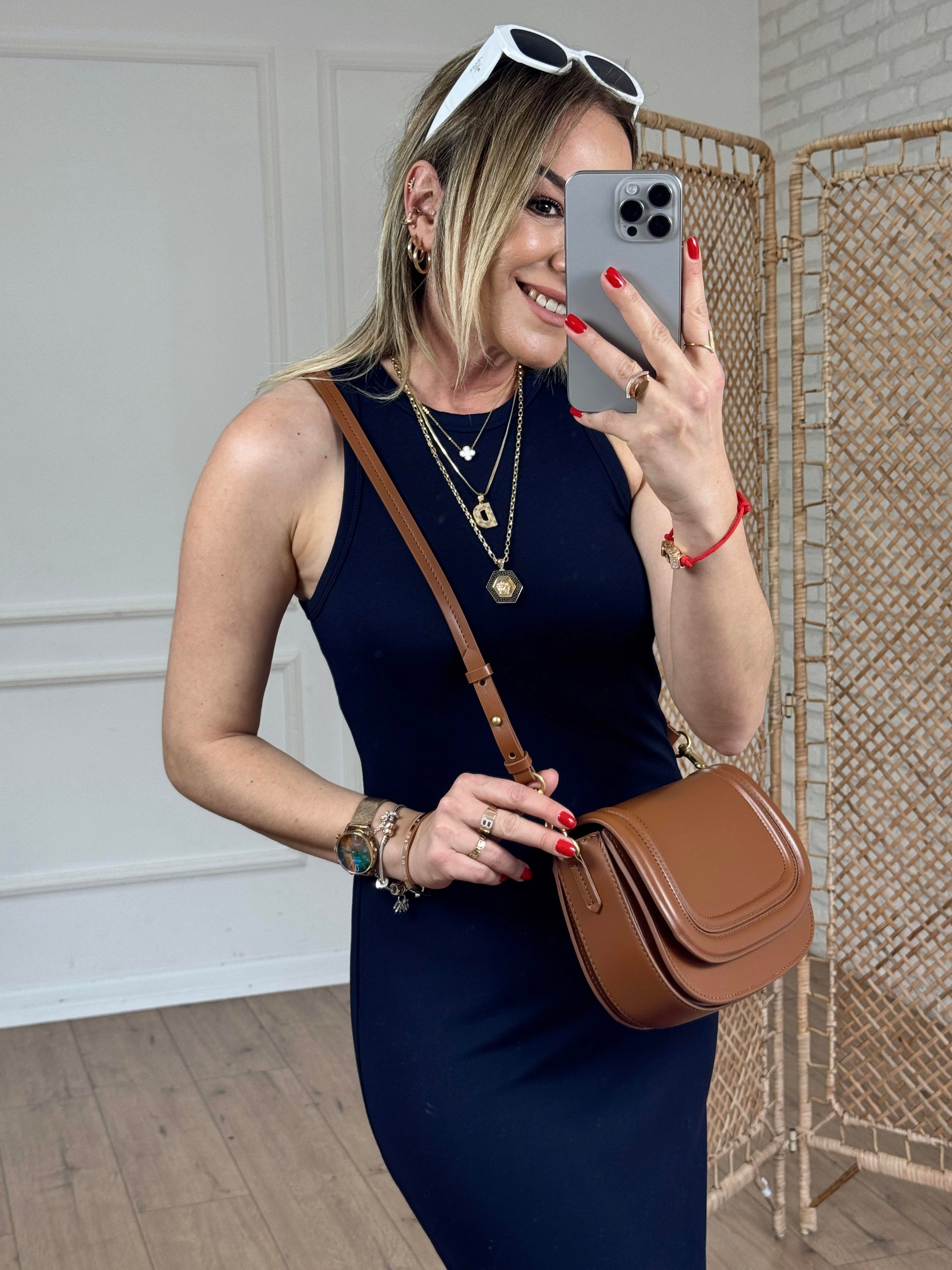 Kolsuz Arka Yırtmaçlı Basic Elbise LACİVERT