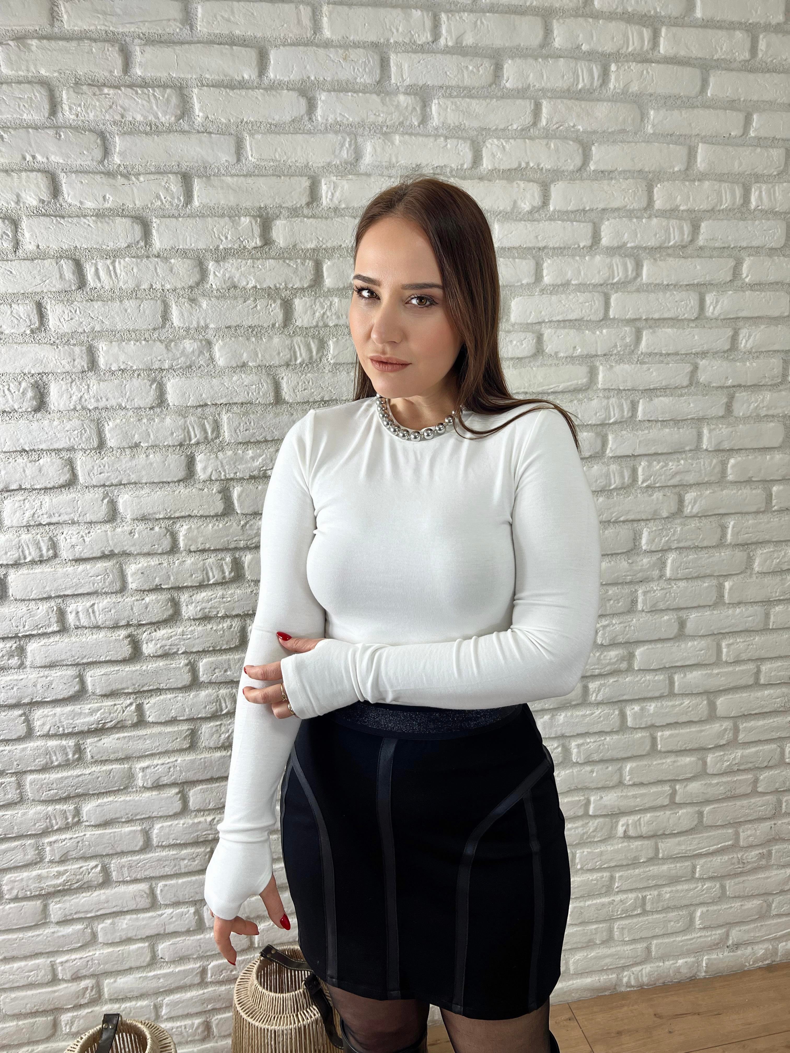 Kolu Yırtmaçlı Bluz EKRU
