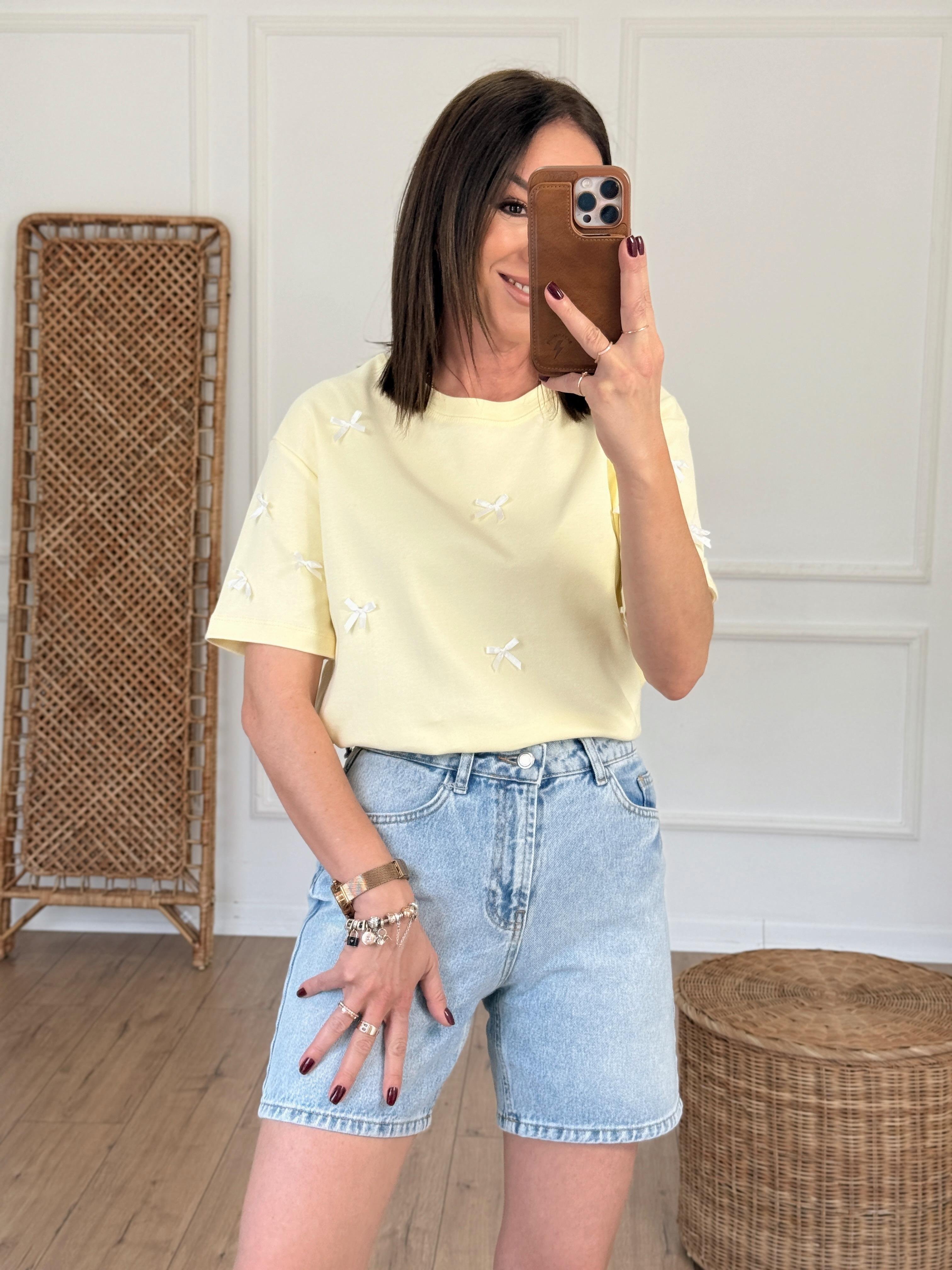 Kurdele Detaylı Tshirt SARI