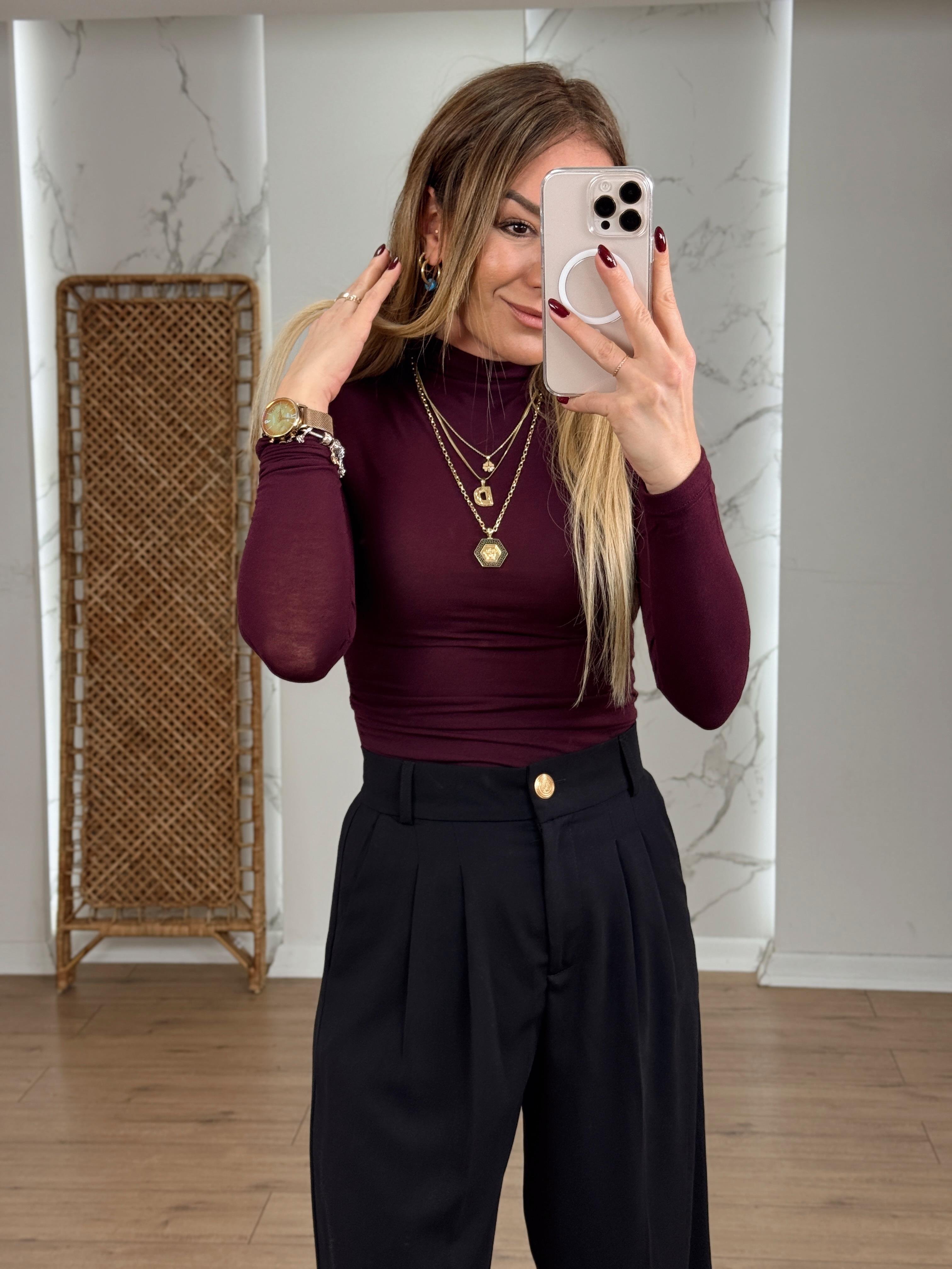 Omuzu Ve Yanı Büzgülü Yarım Balıkçı Yaka Body BORDO