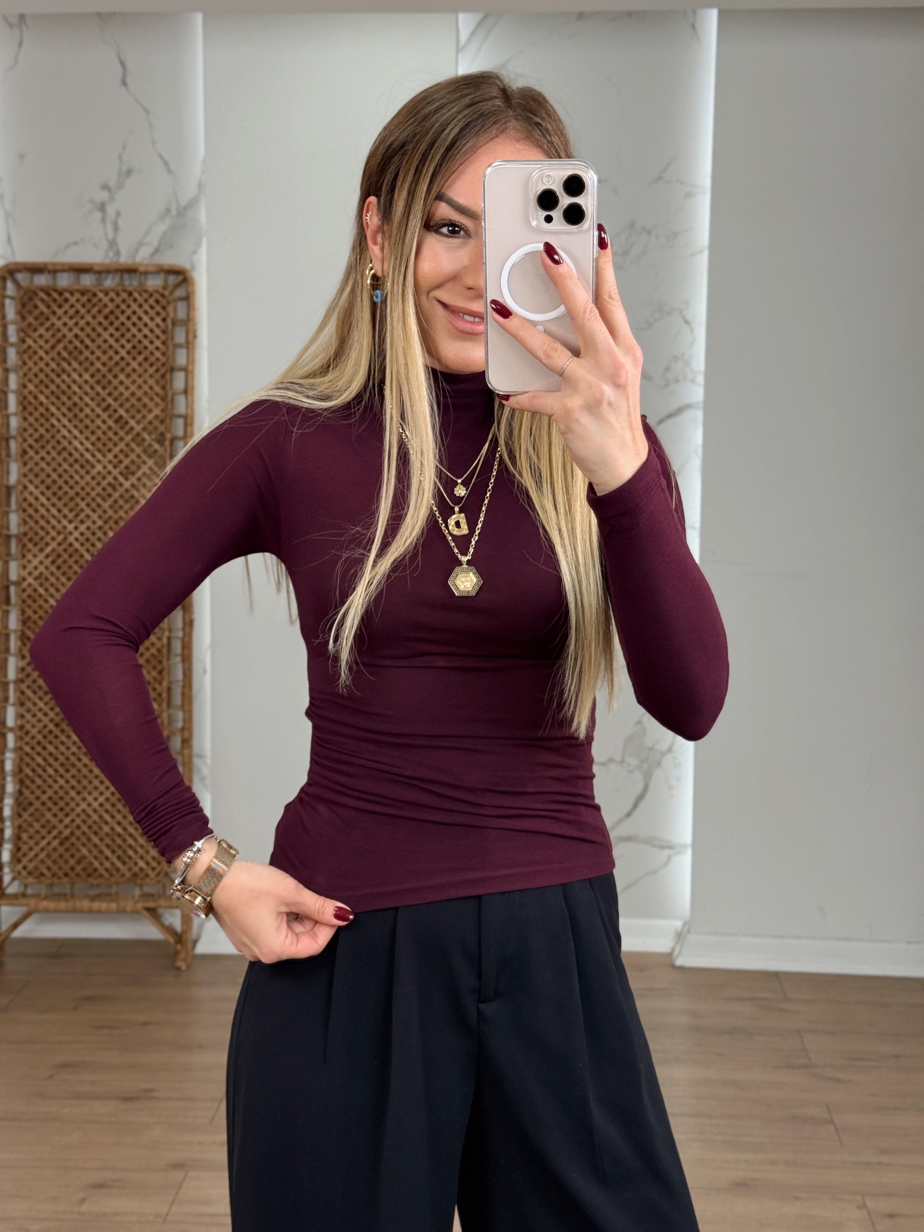Omuzu Ve Yanı Büzgülü Yarım Balıkçı Yaka Body BORDO