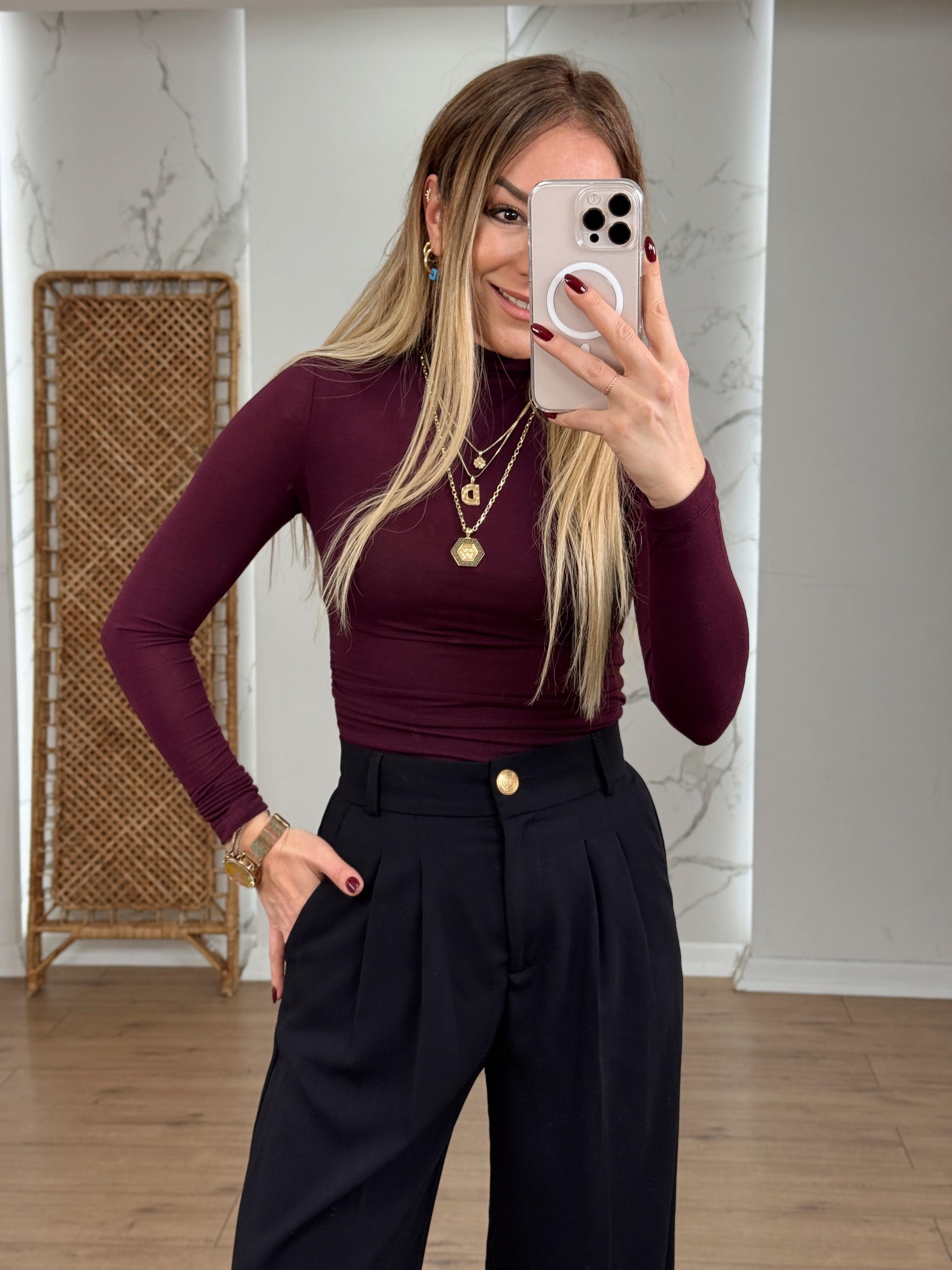 Omuzu Ve Yanı Büzgülü Yarım Balıkçı Yaka Body BORDO